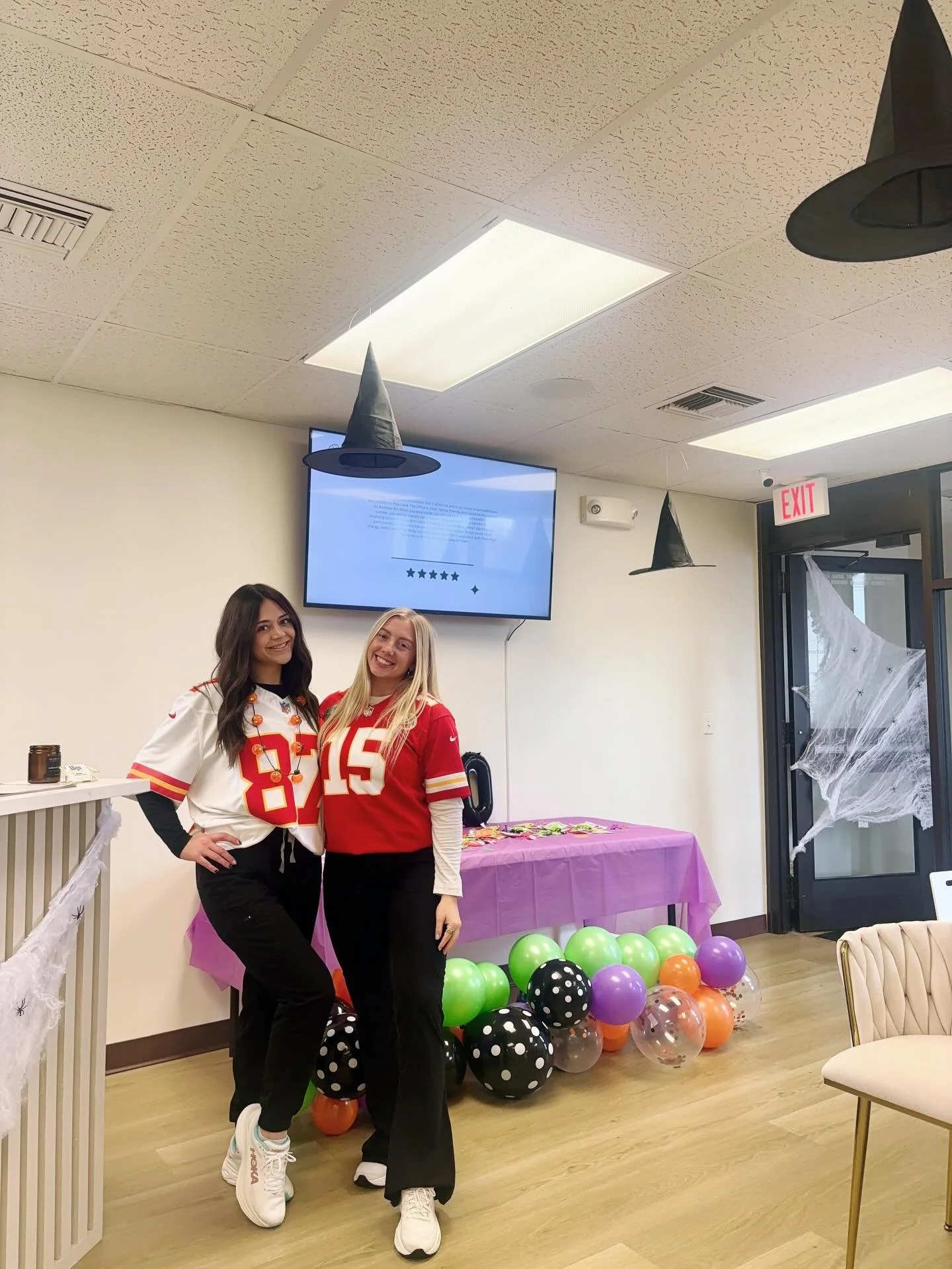 Patrick Mahomes and Travis Kelce stopped by Align today 😜🏈❣️