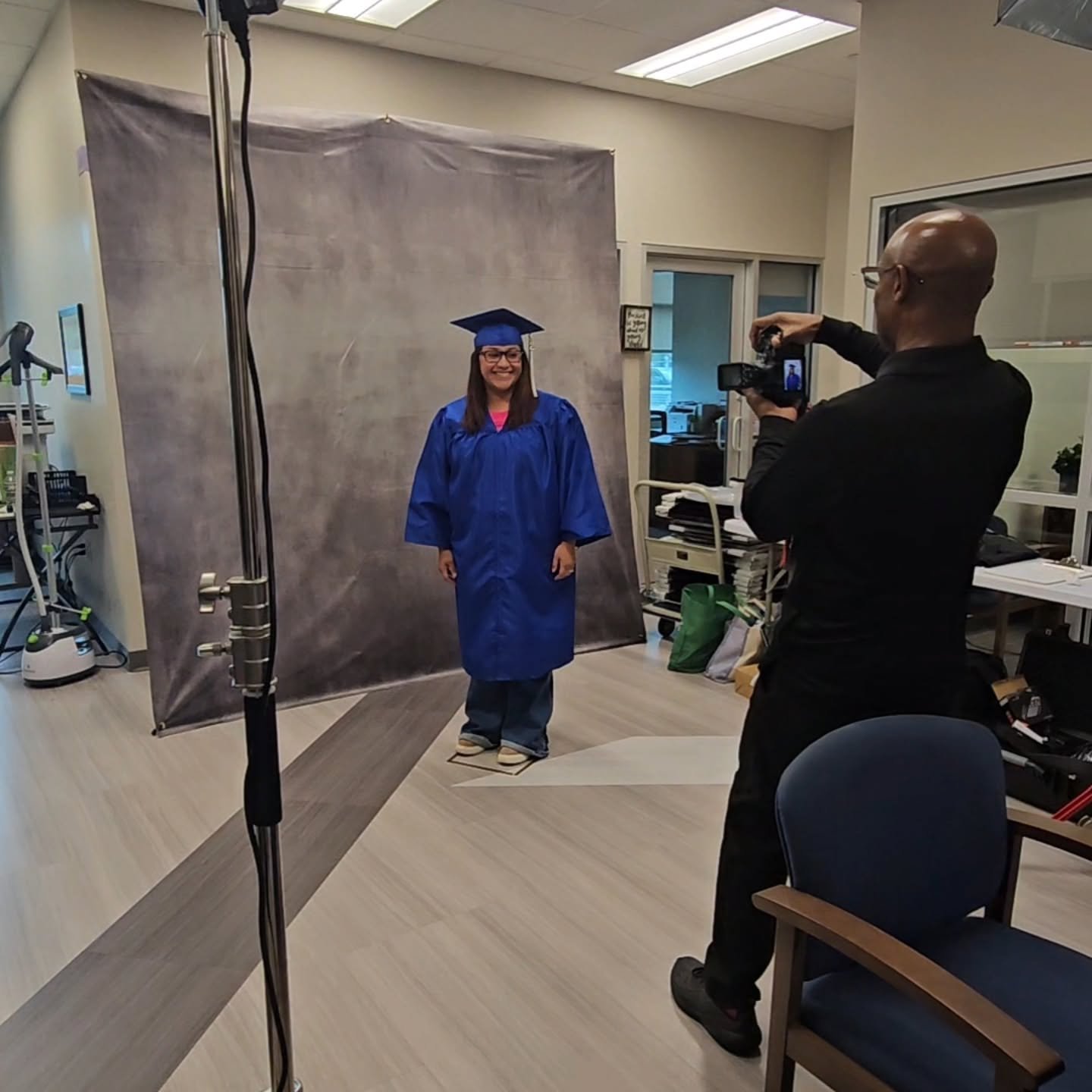 PIMA MEDICAL INSTITUTE STUDENTS
Grad Elite is on campus TODAY until 7PM ⏰ taking your graduation portraits!
⁣
Stop by to get your cap &amp; gown photos taken 🎓 and take advantage of our sale on portraits, diploma frames, class rings, and more! ✨
⁣
L