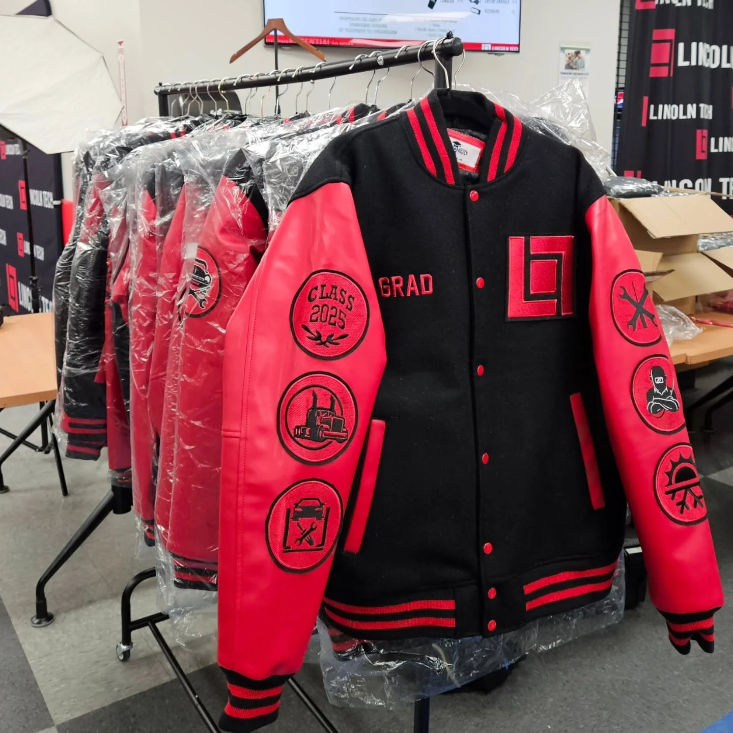 📣&nbsp;Big News, Lincoln Tech!&nbsp;🧥🔥
The Letterman Jackets have officially rolled in! 💪💙

We&rsquo;re here&nbsp;TODAY at the Alouette Campus until 6PM&nbsp;&mdash; stop by and pick up your jacket if you&rsquo;ve been waiting! 🙌
Even if you're
