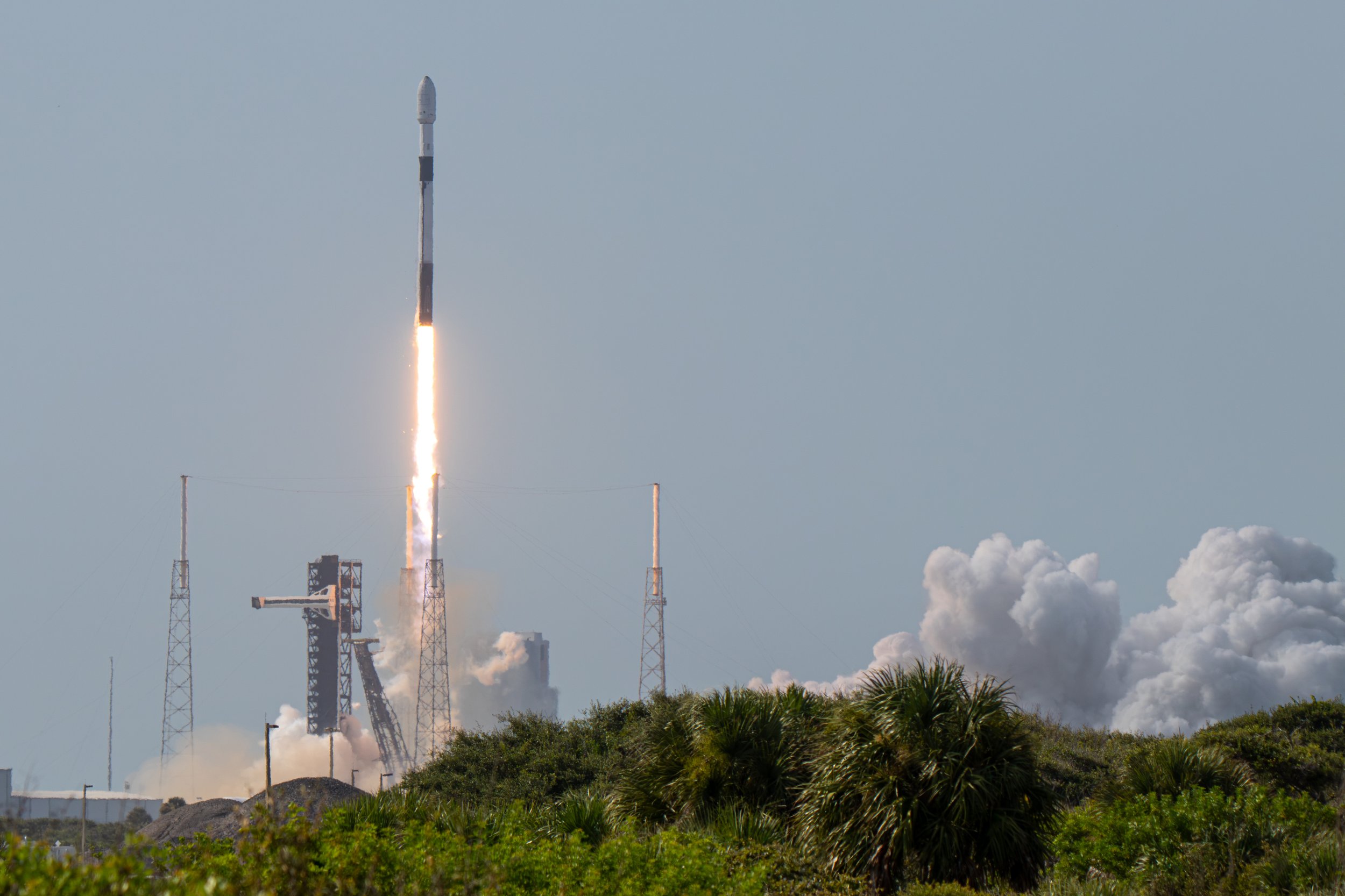 MRV-1 Liftoff Horizontal.jpg