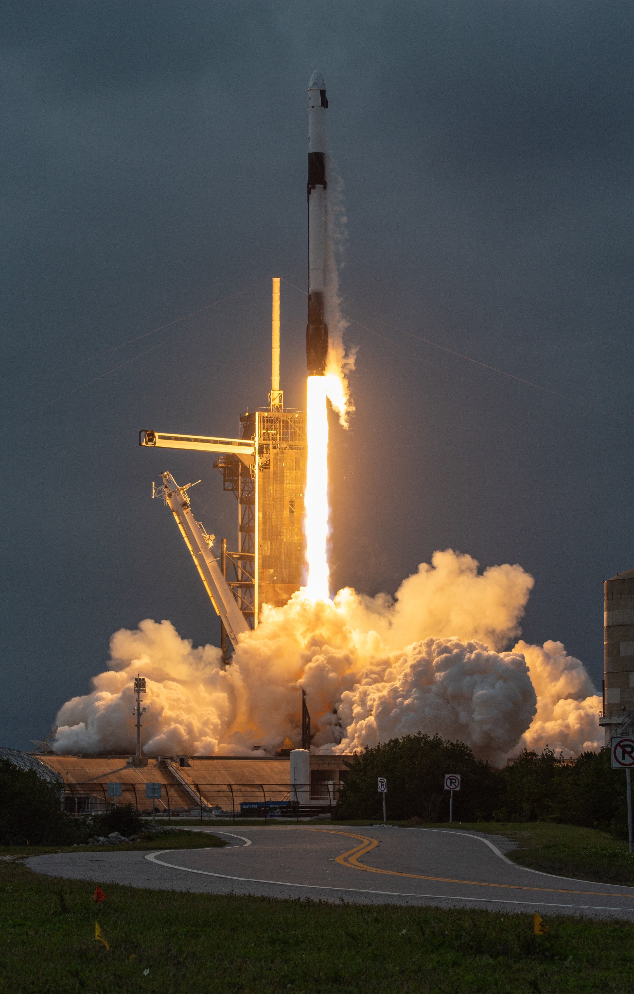 Falcon9 Axiom-3 horseshoe .jpg