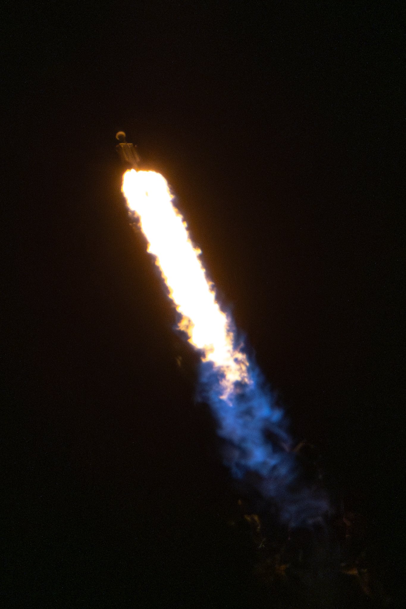 SpaceX_ USSF-52 MAX-Q fairing sq.jpg