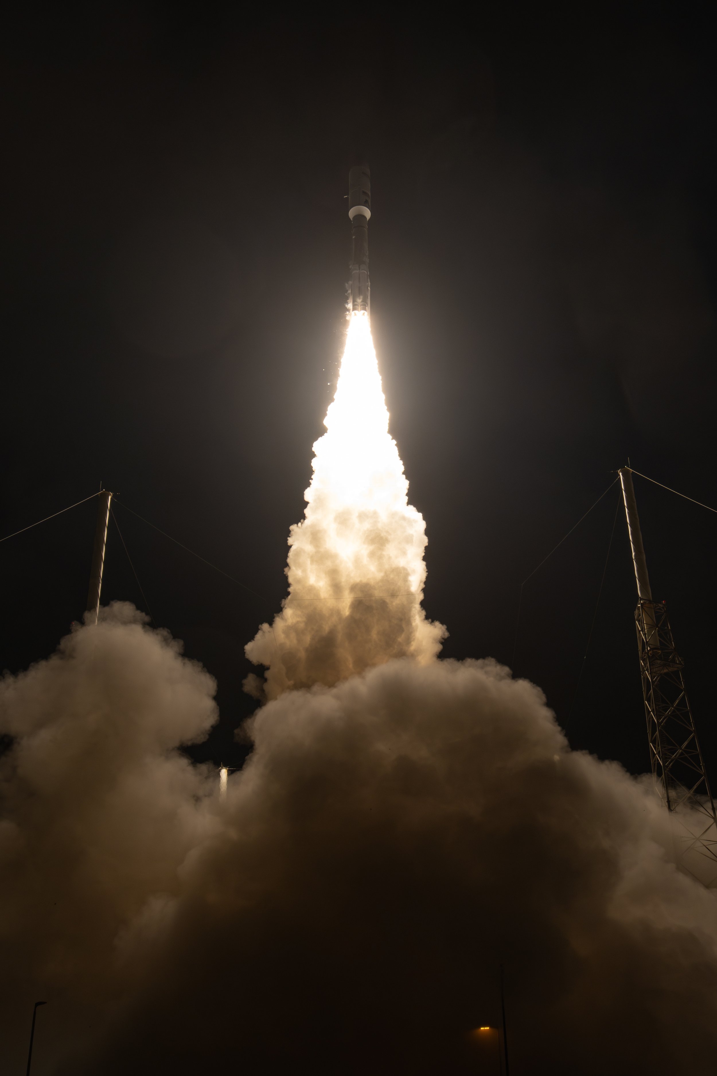 LEO-4 Tracked Vertical.jpg