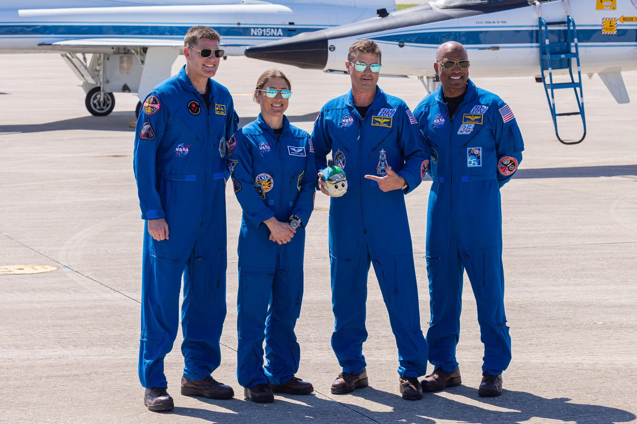 SQ Artemis Crew Arrival-4.jpg