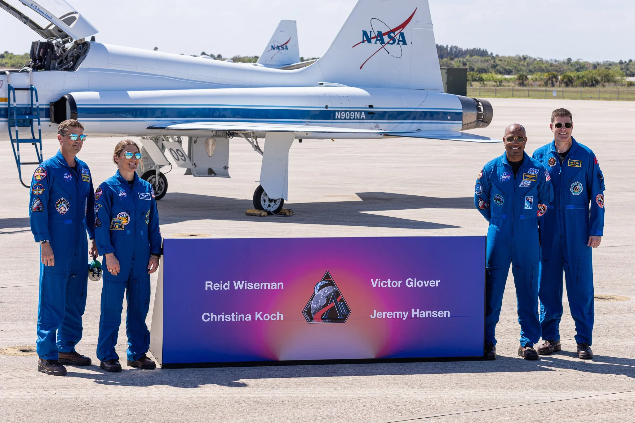 SQ Artemis Crew Arrival-2.jpg