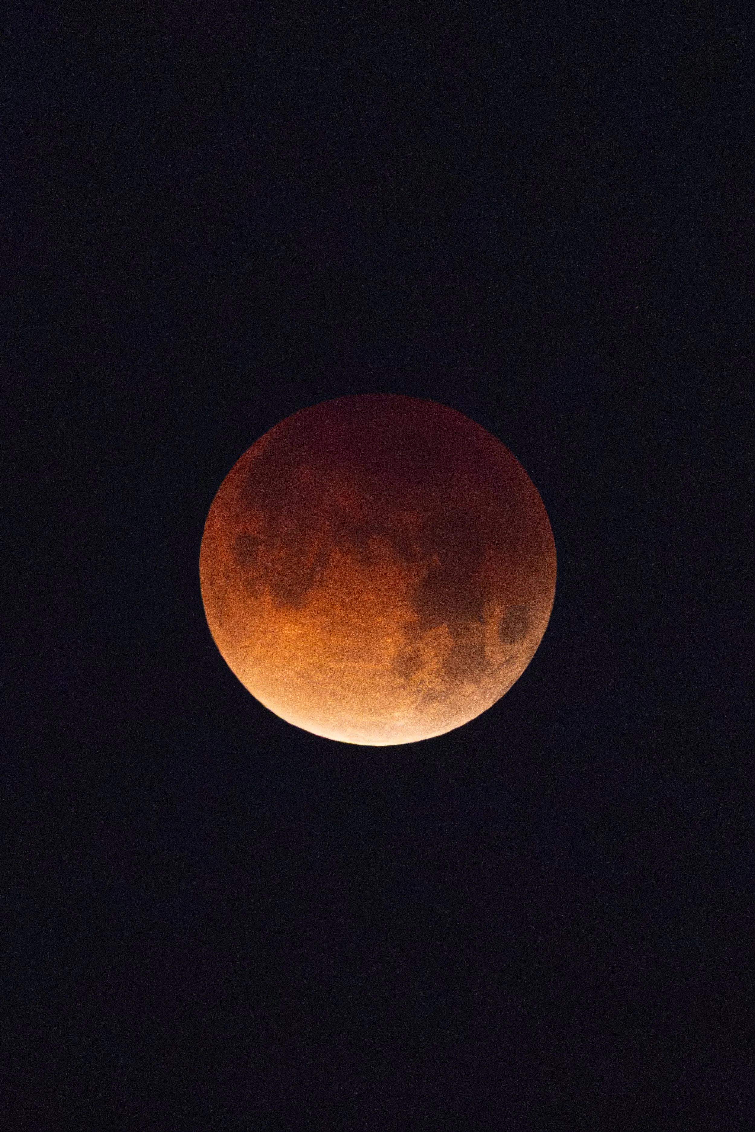 R5 Lunar Eclipse Vertical.jpg