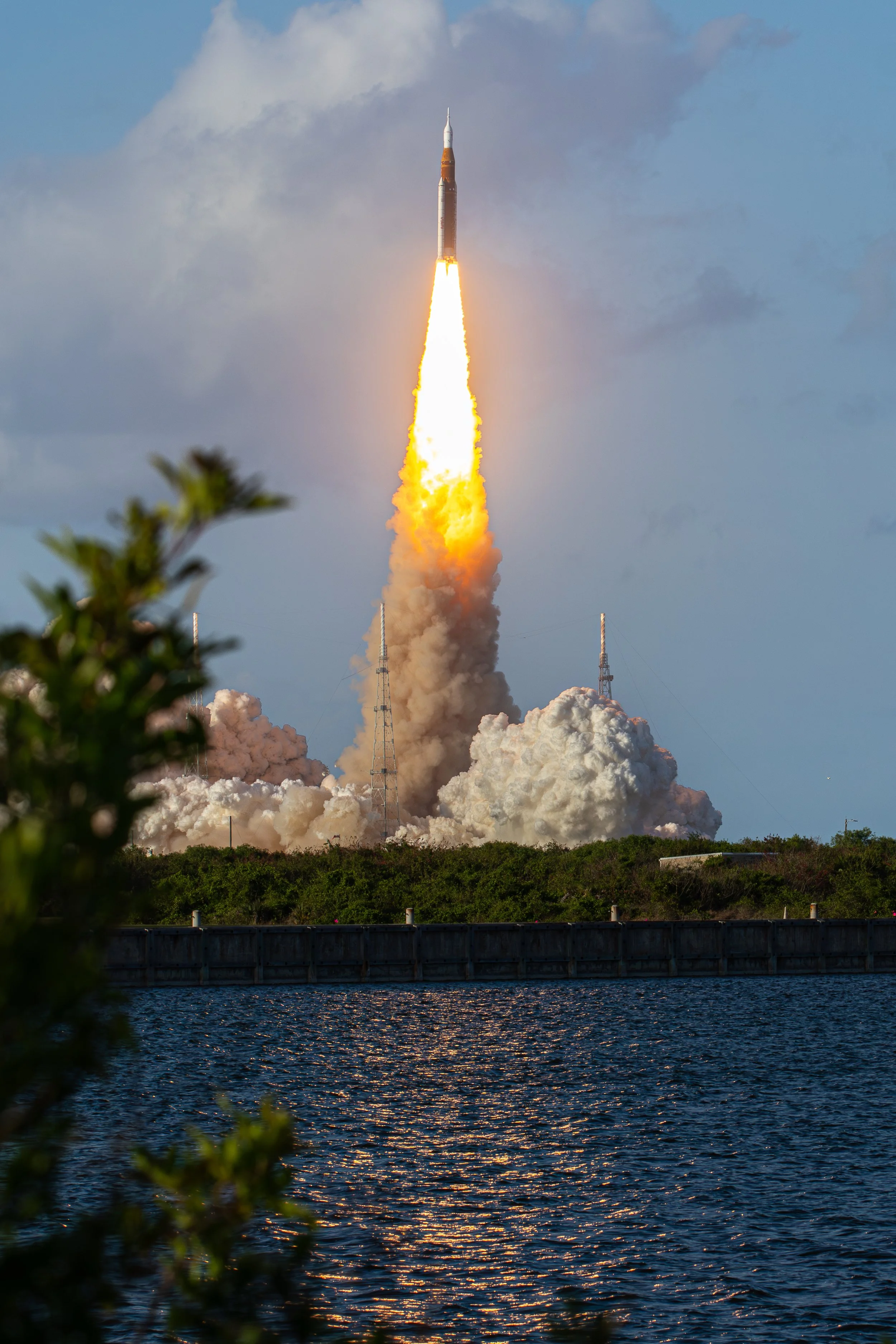 Artemis II 80D Liftoff Vertical.jpg
