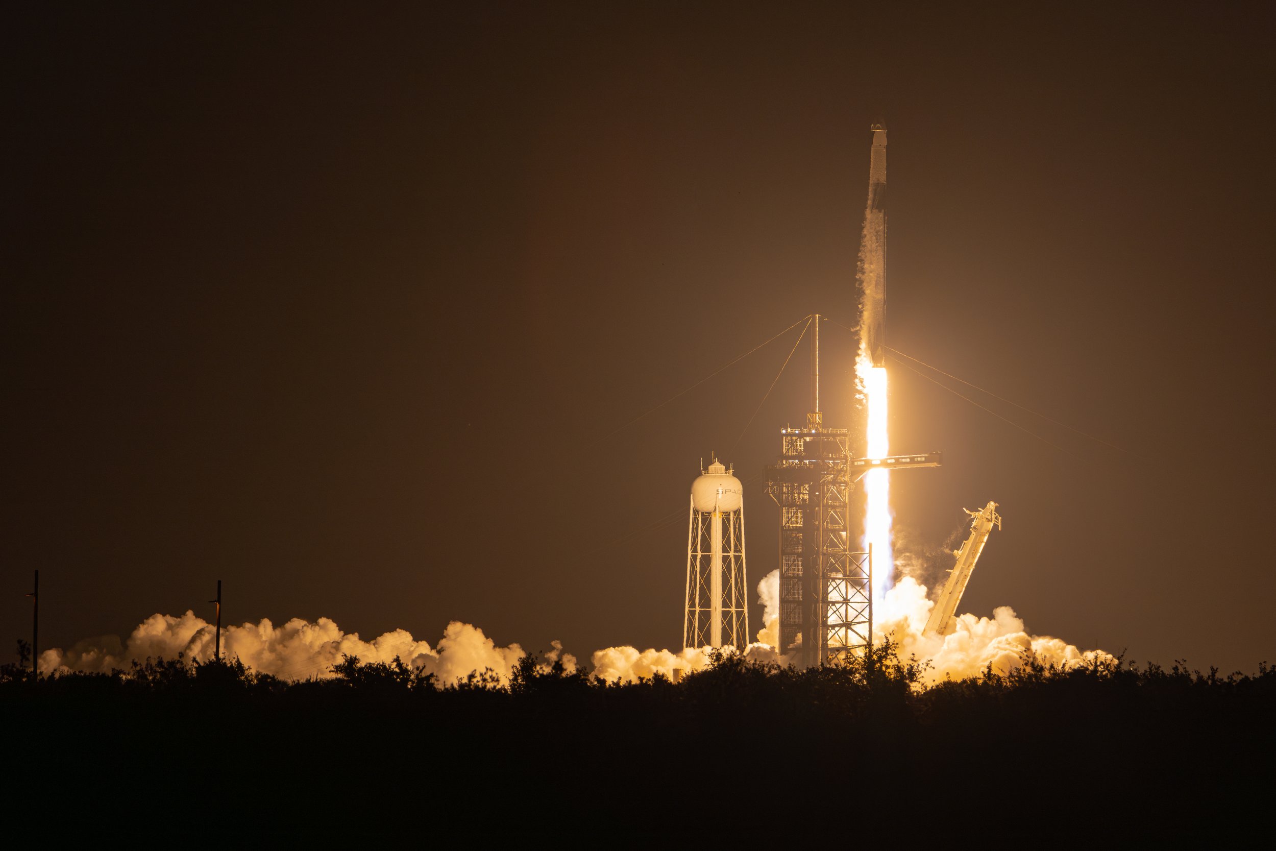 Fram2 Liftoff Telephoto.jpg