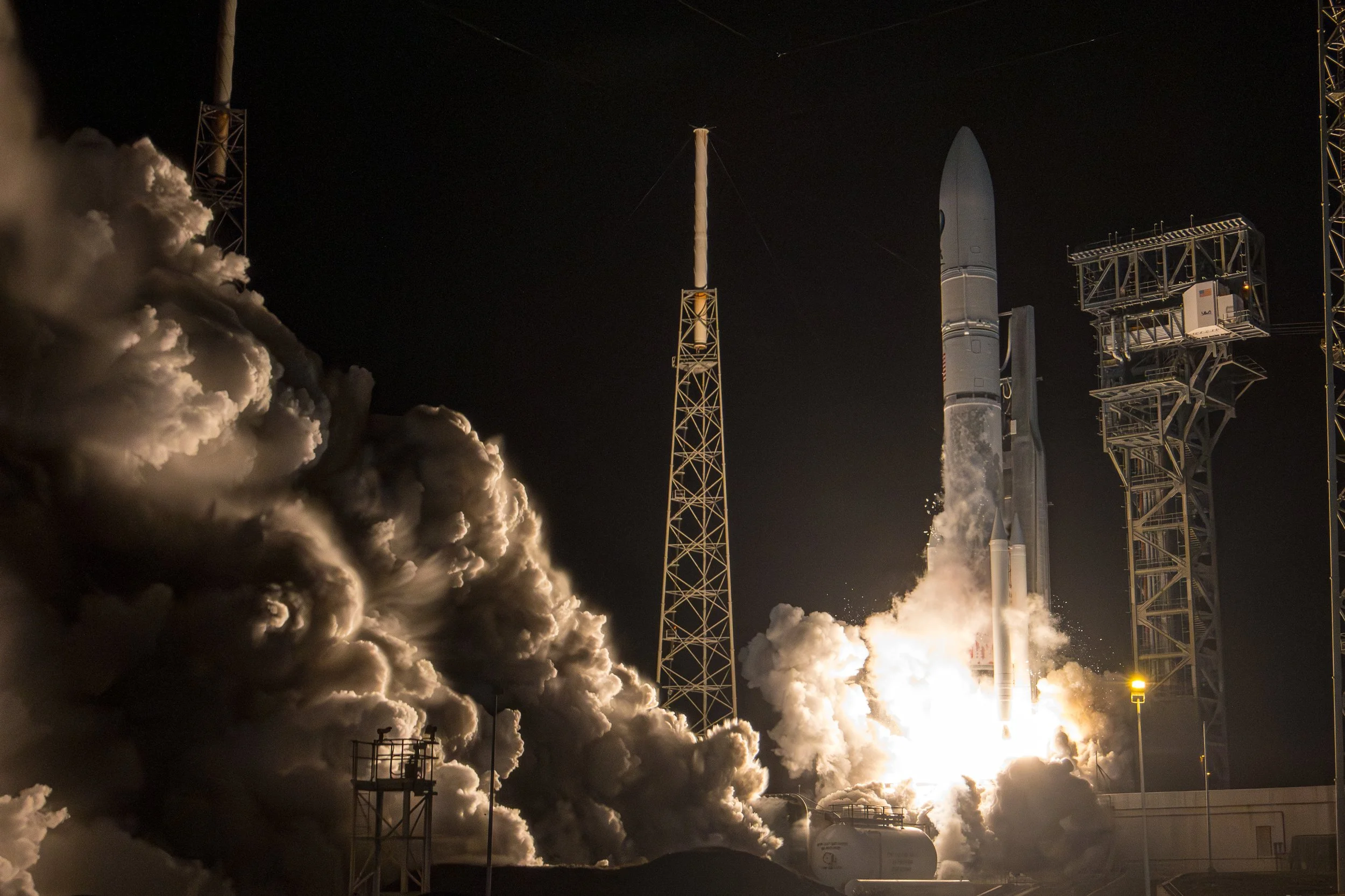 USSF-87 Remote Horizontal.jpg