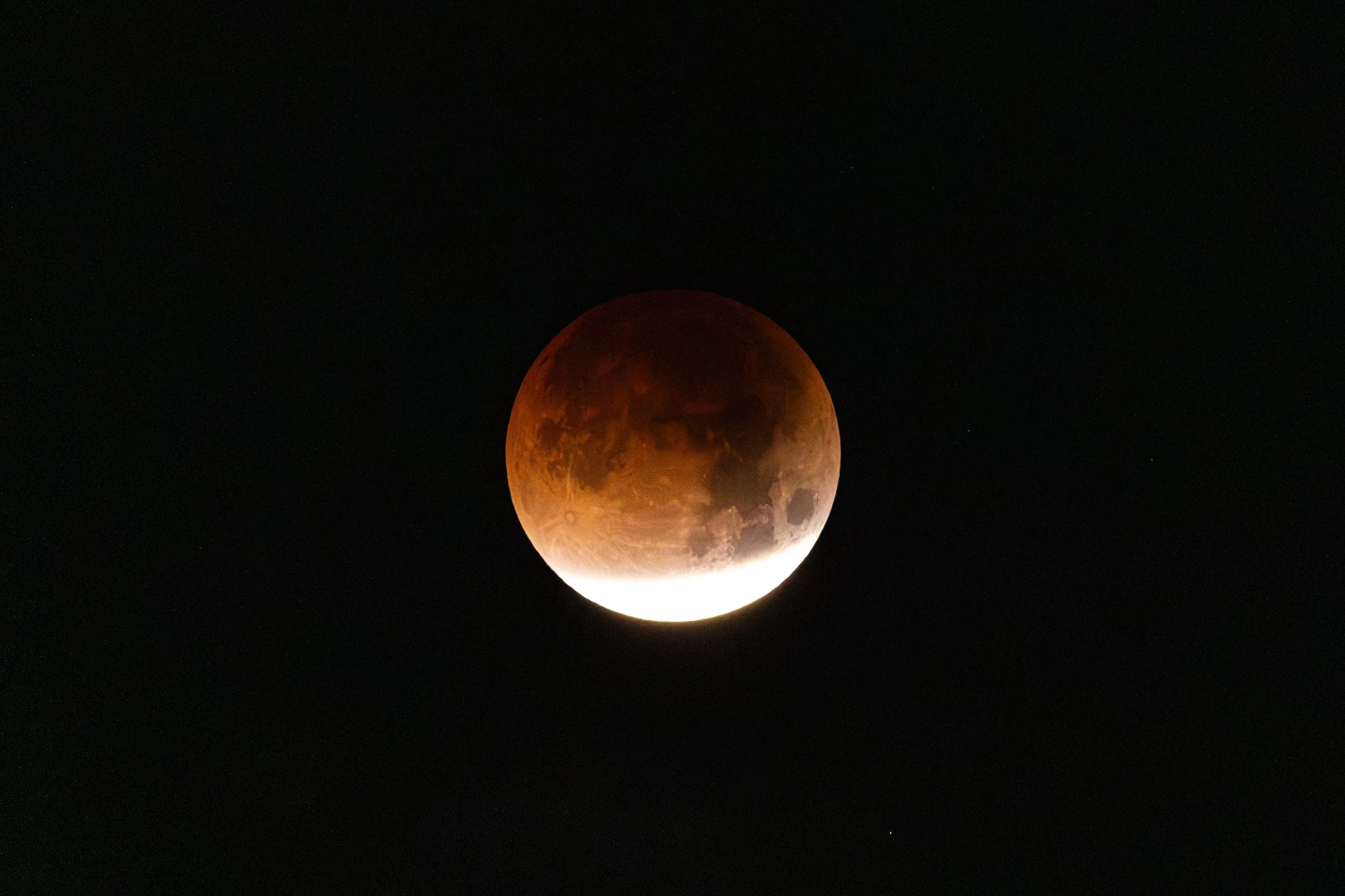 R5 90% Eclipsed Horizotal.jpg