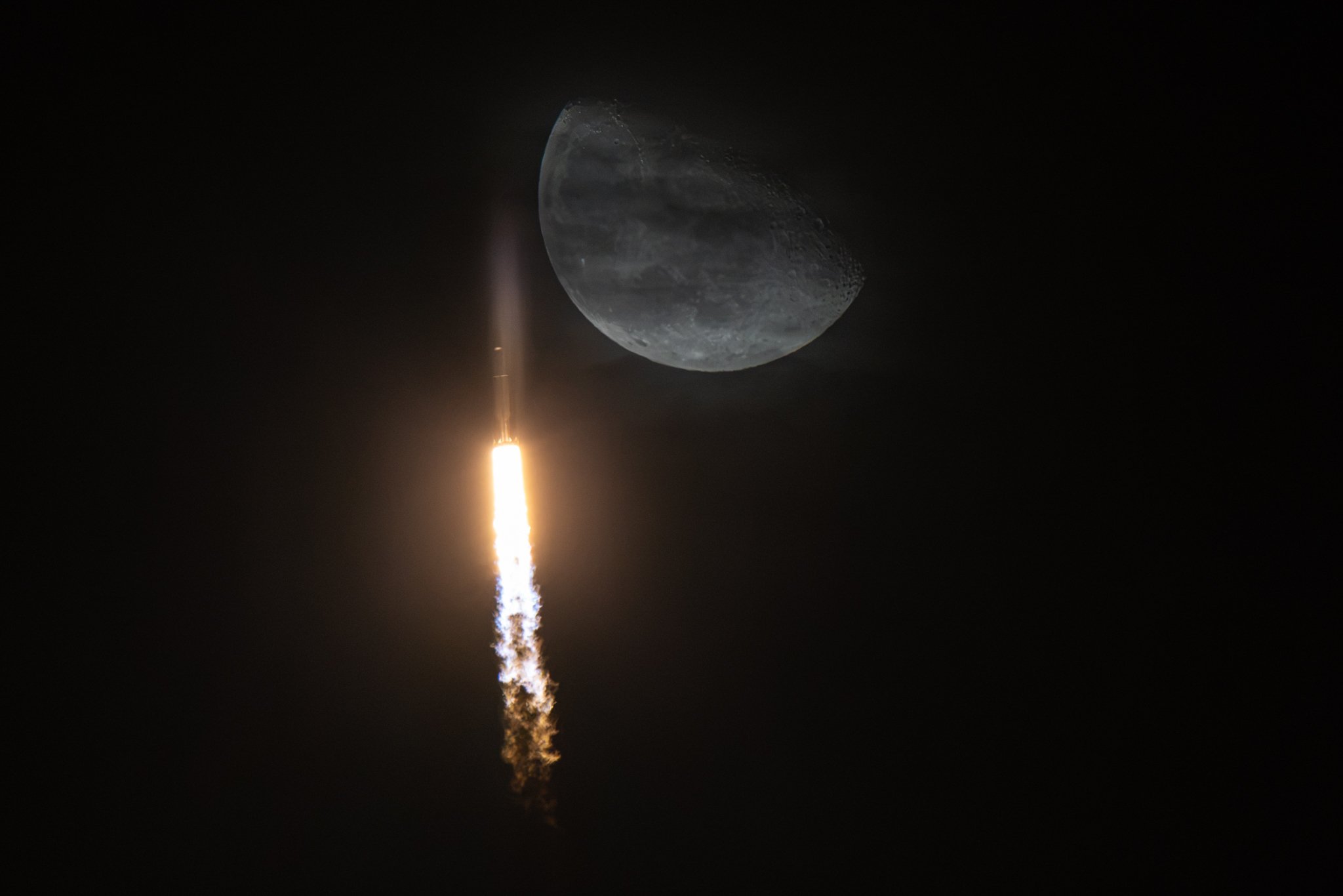 SQ NROL-97 Moon Flyby-4.jpg
