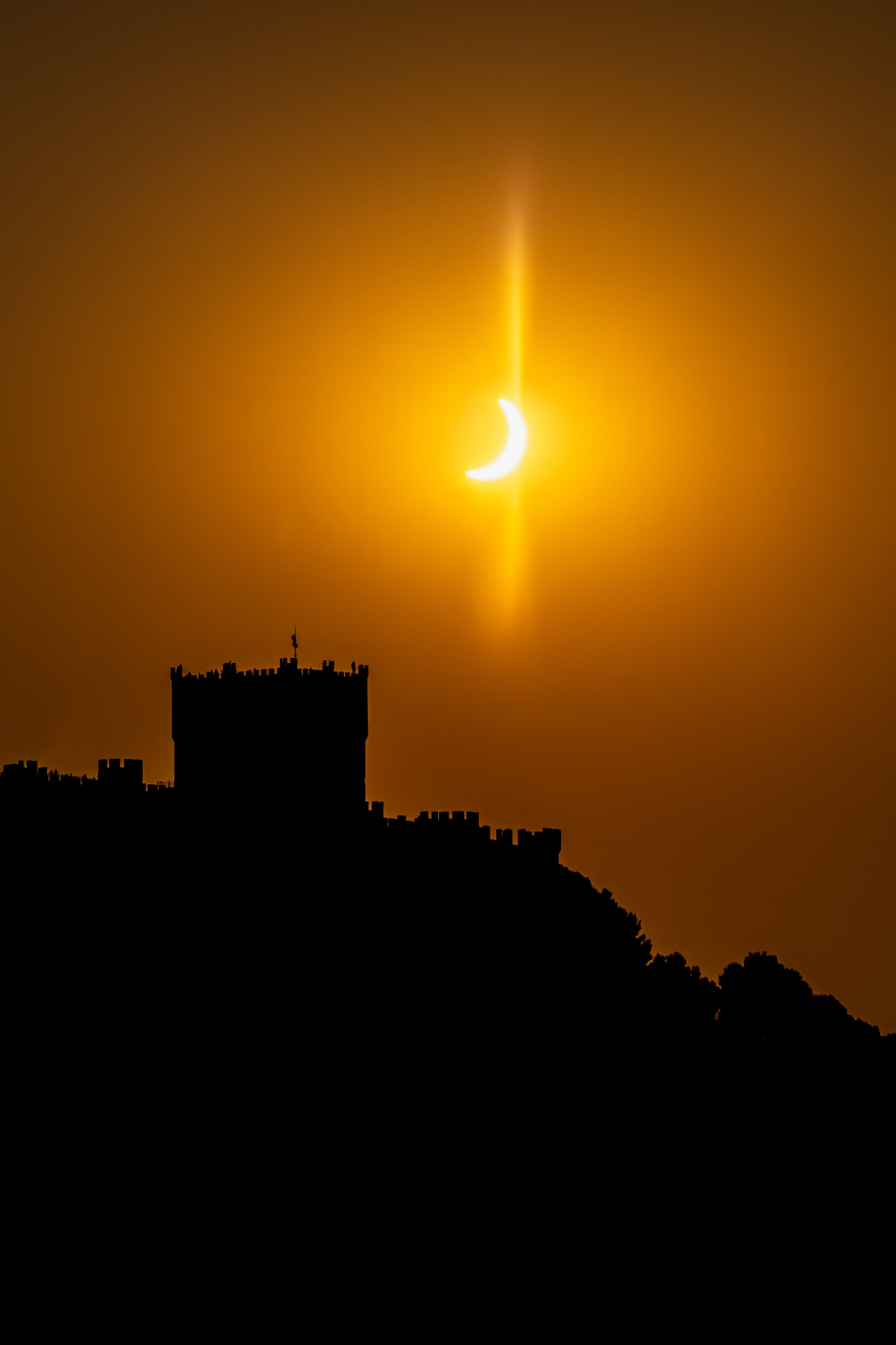 2026  Crescent Sun Vertical