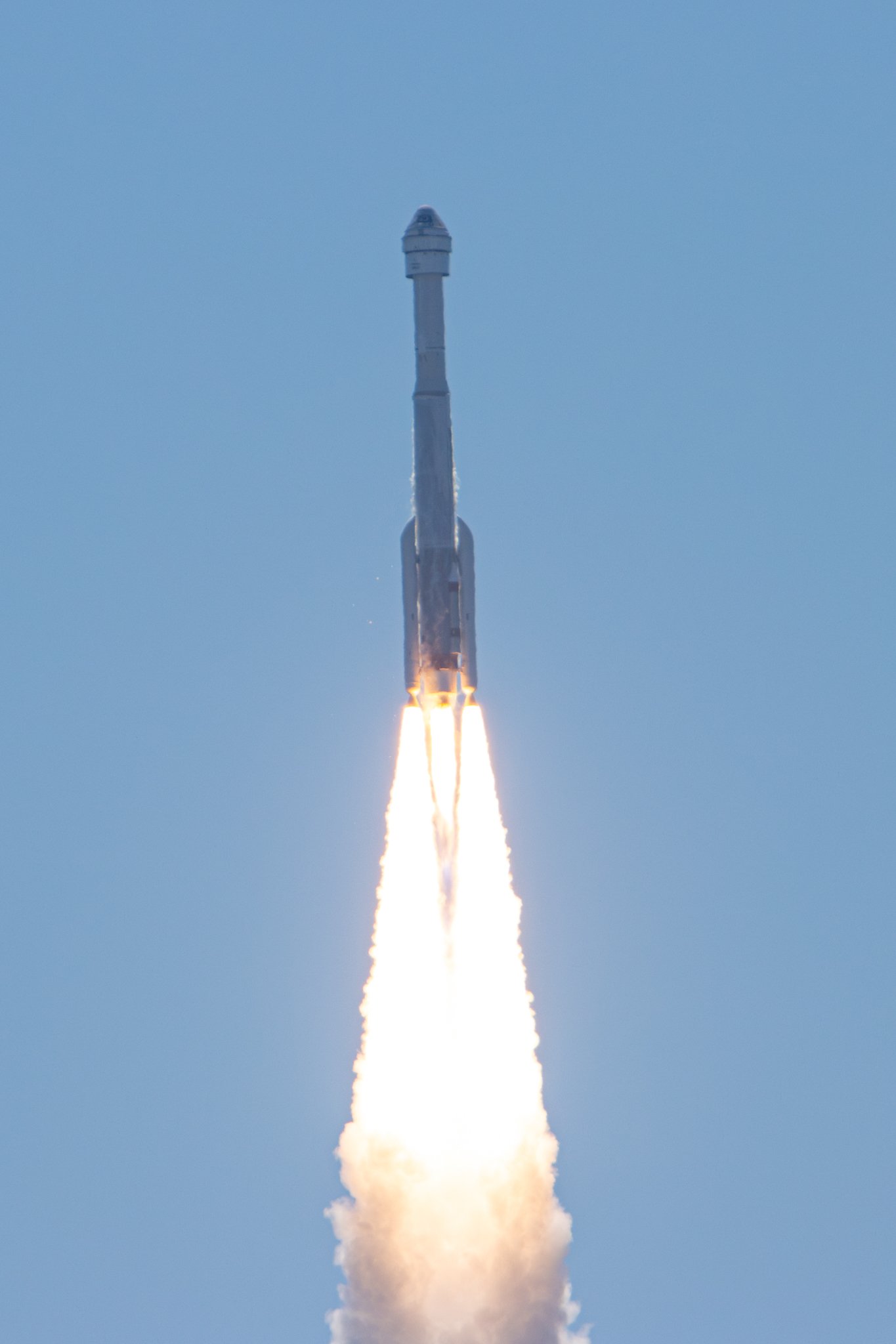 Starliner in Flight sq.jpg