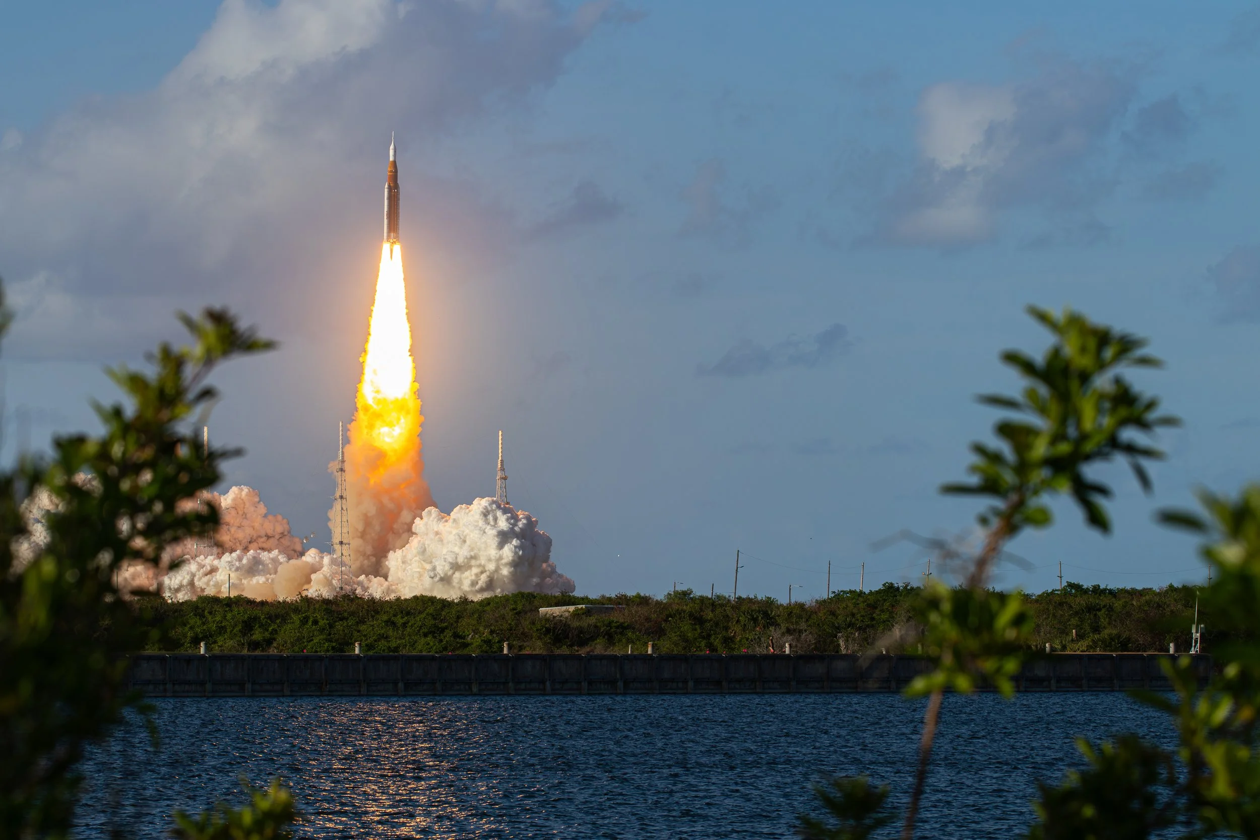 Artemis II 80D Liftoff Horizontal.jpg