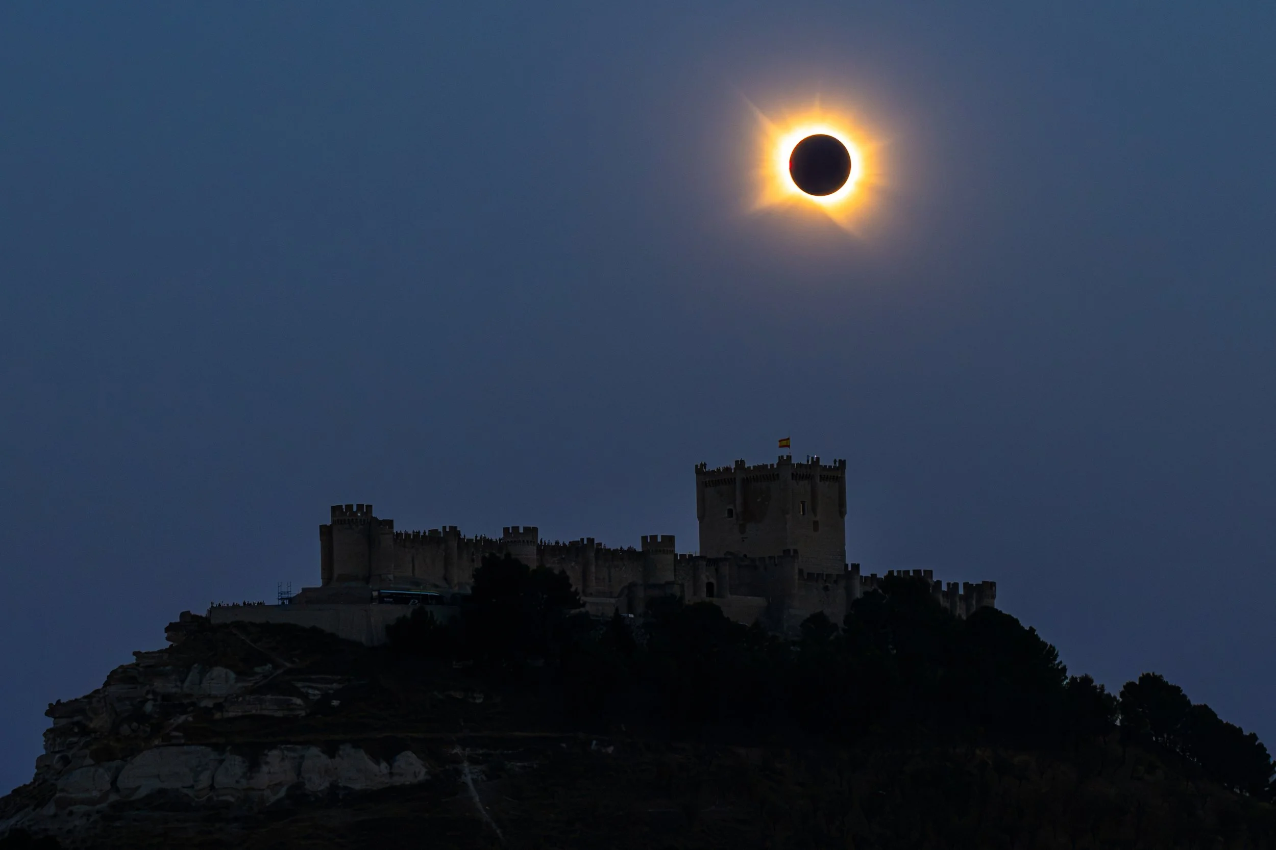 2026 Totality over Peñafiel Castle Horizontal