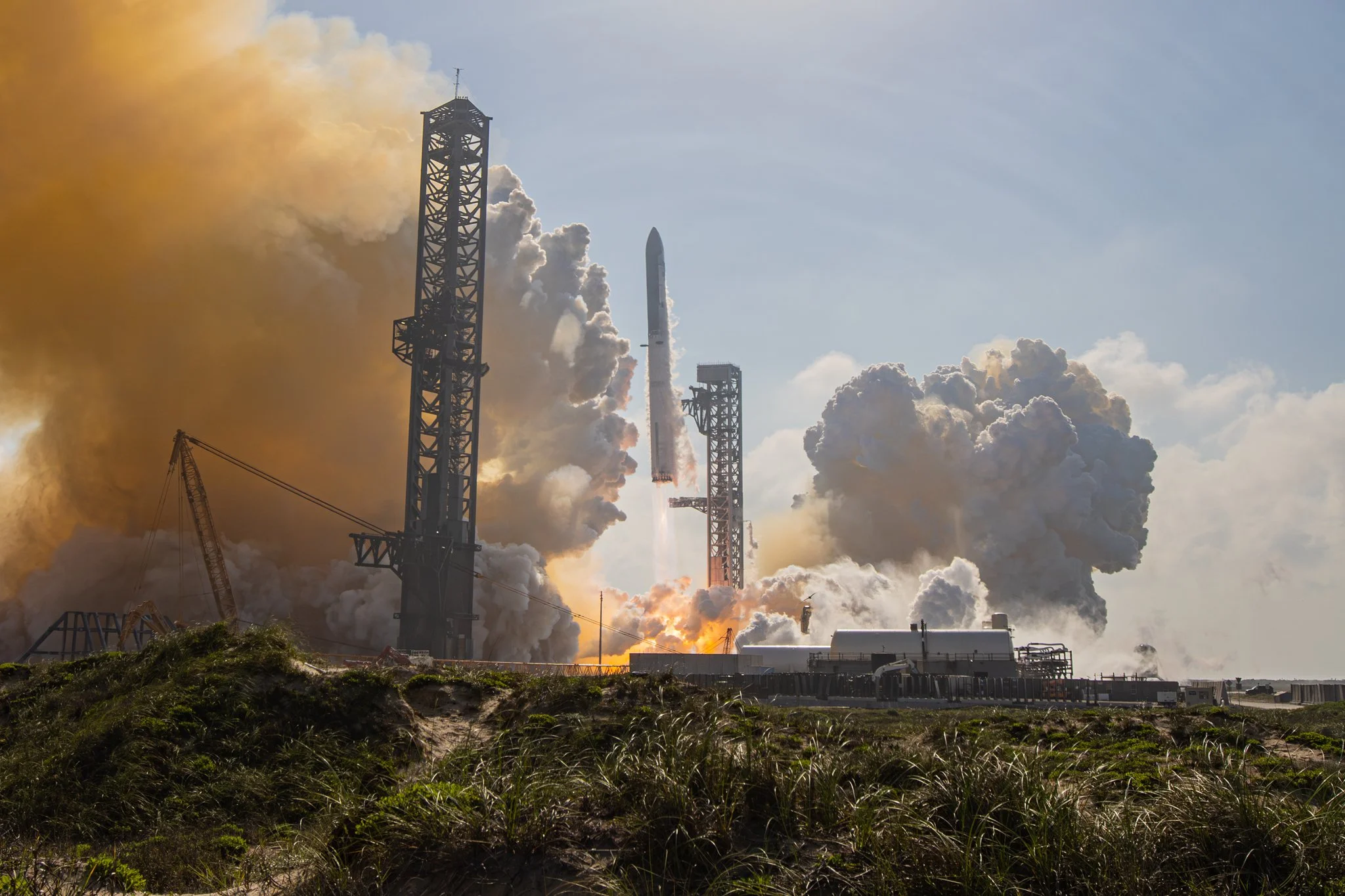 Starship Flight 12 - Liftoff from Dunes