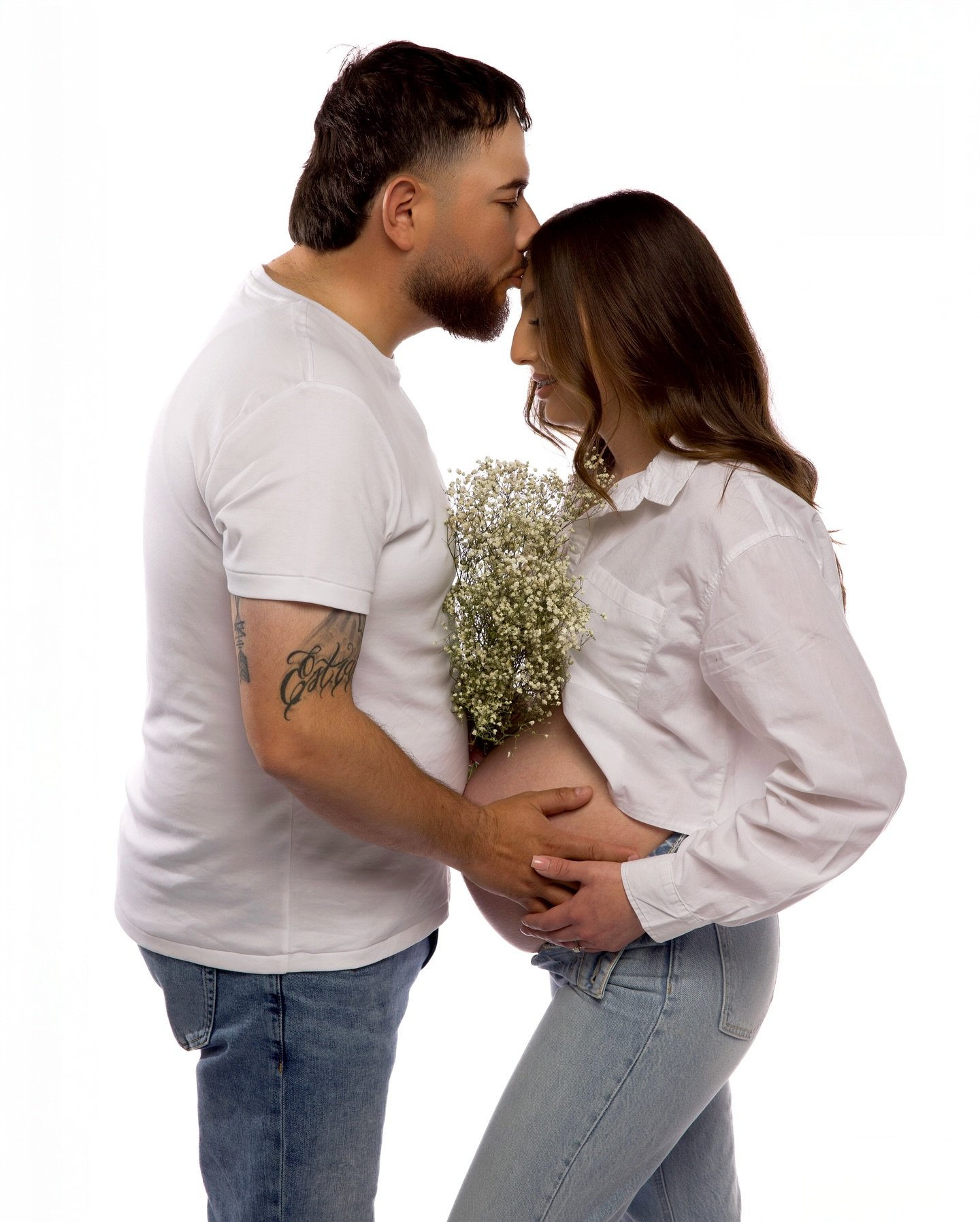 Maternity session for this super lovely family, thank you @ayy_steph for being so amazing , so happy for you, can’t wait for the arrival of your sweet babygirl π«ΆπΌπ₯Ή
#maternitysession #maternityphotos #maternityphotography #studiophotography