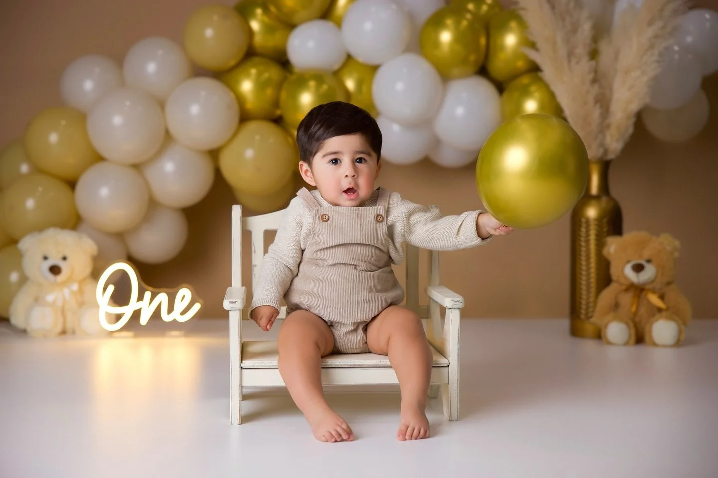 1st birthday cakesmash for this little man π§Έ
If you are interested in booking a cakesmash for your little one, send us an email βοΈ
We will be submitting several galleries in the coming days in preparation for our Christmas minis reveal. If you are