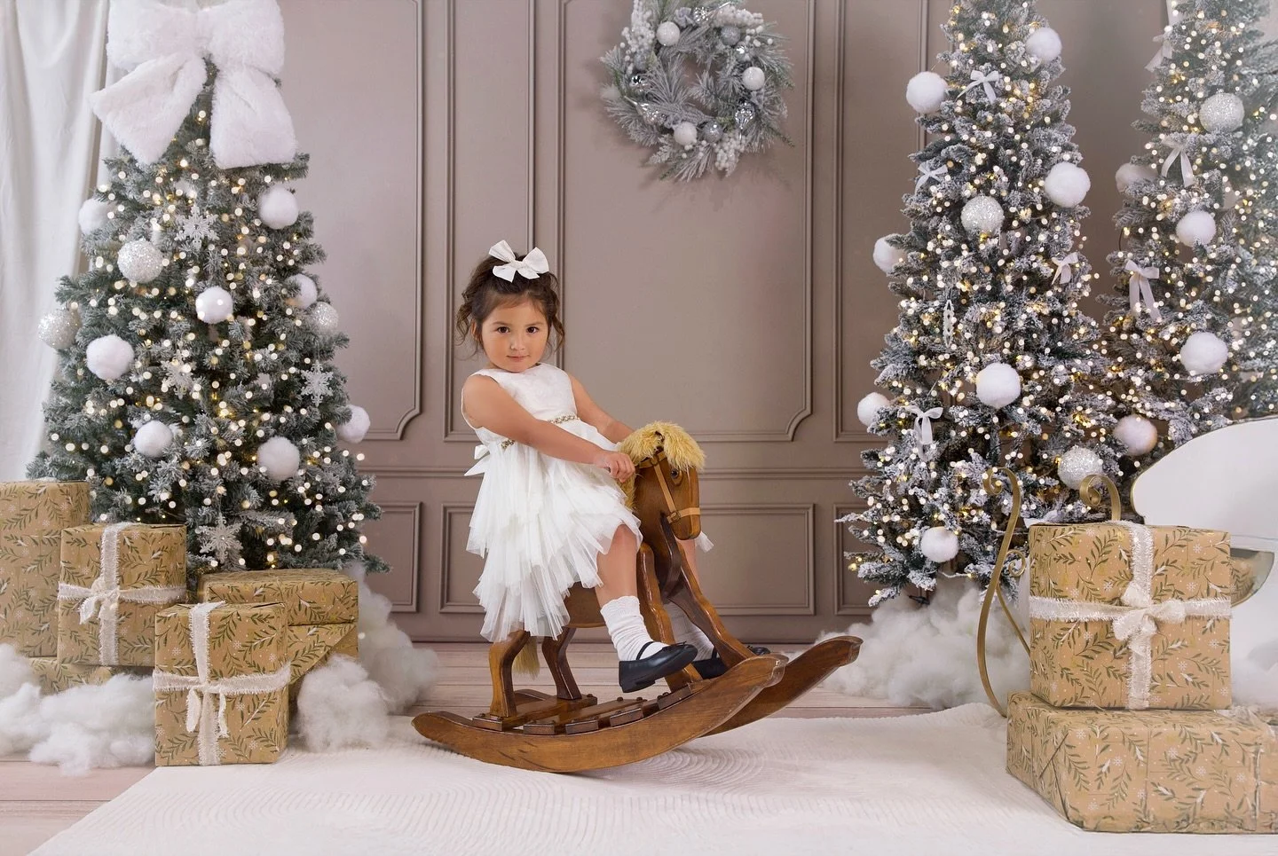 🎄 Christmas Minis 2025 🎄

We&rsquo;re so excited to unveil our stunning Set #2

Step into a winter wonderland filled with soft whites, cozy beiges, and just the right touch of sparkle. This elegant, festive set captures all the magic of the holiday