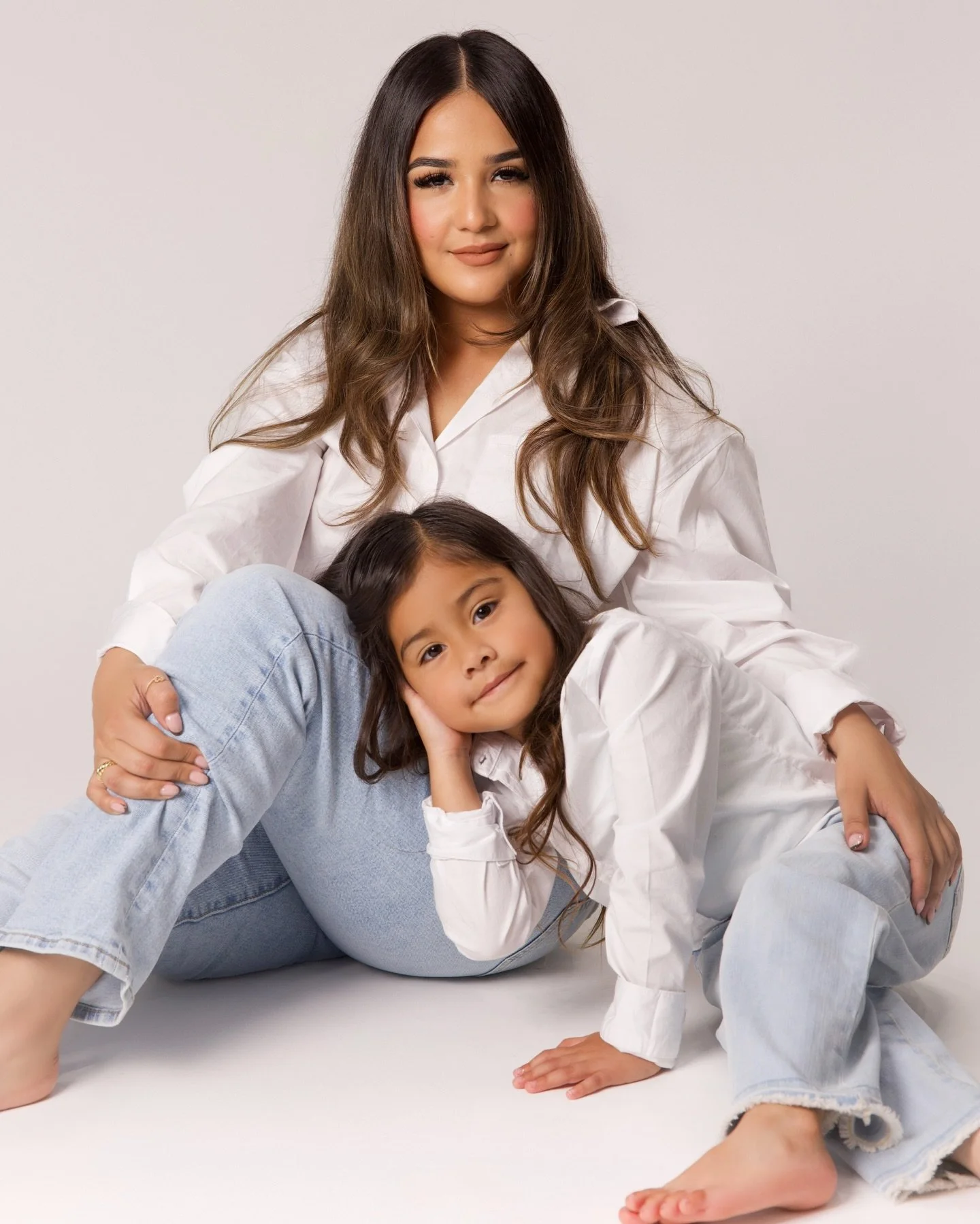 Mommy &amp; Me session 🤍

#studiophotography #salinasphotographer #mommyandme #familyportraits #photographer