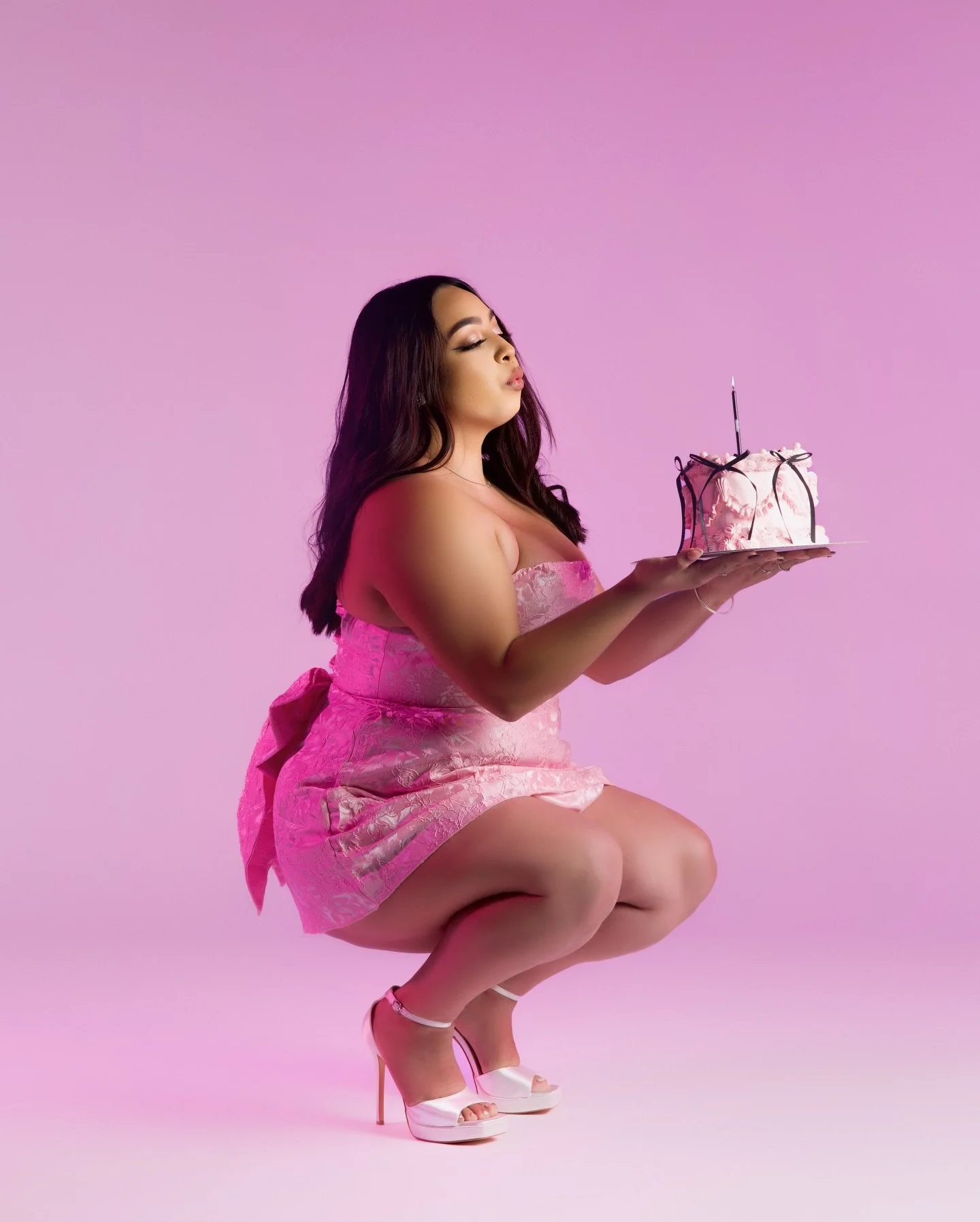 Birthday Session! 💖

Don&rsquo;t miss the opportunity to capture your upcoming birthday with a fun and beautiful studio session, anything you have in mind we will bring to life. Send us an email ☑️

#studiophotoshoot #birthdayphotos #salinasphotogra