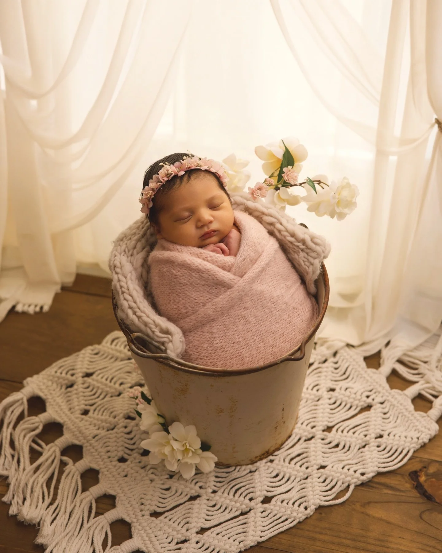 Newborn Session 🤍

#newbornphotos #salinasphotography #831photographer #salinasstudio #booknow