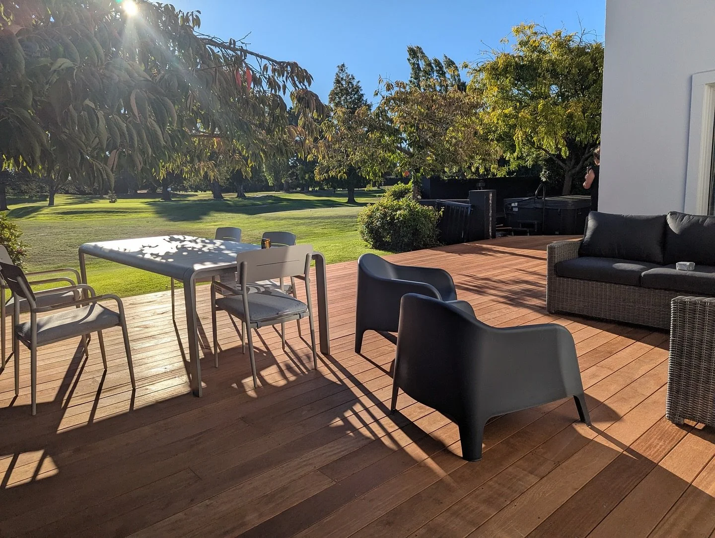 Just finished this large Kwila deck&mdash;our clients are thrilled! It&rsquo;s already the perfect entertainment space, and with a 4x4 Louvre system on the way, it&rsquo;s going to be even better ☀️