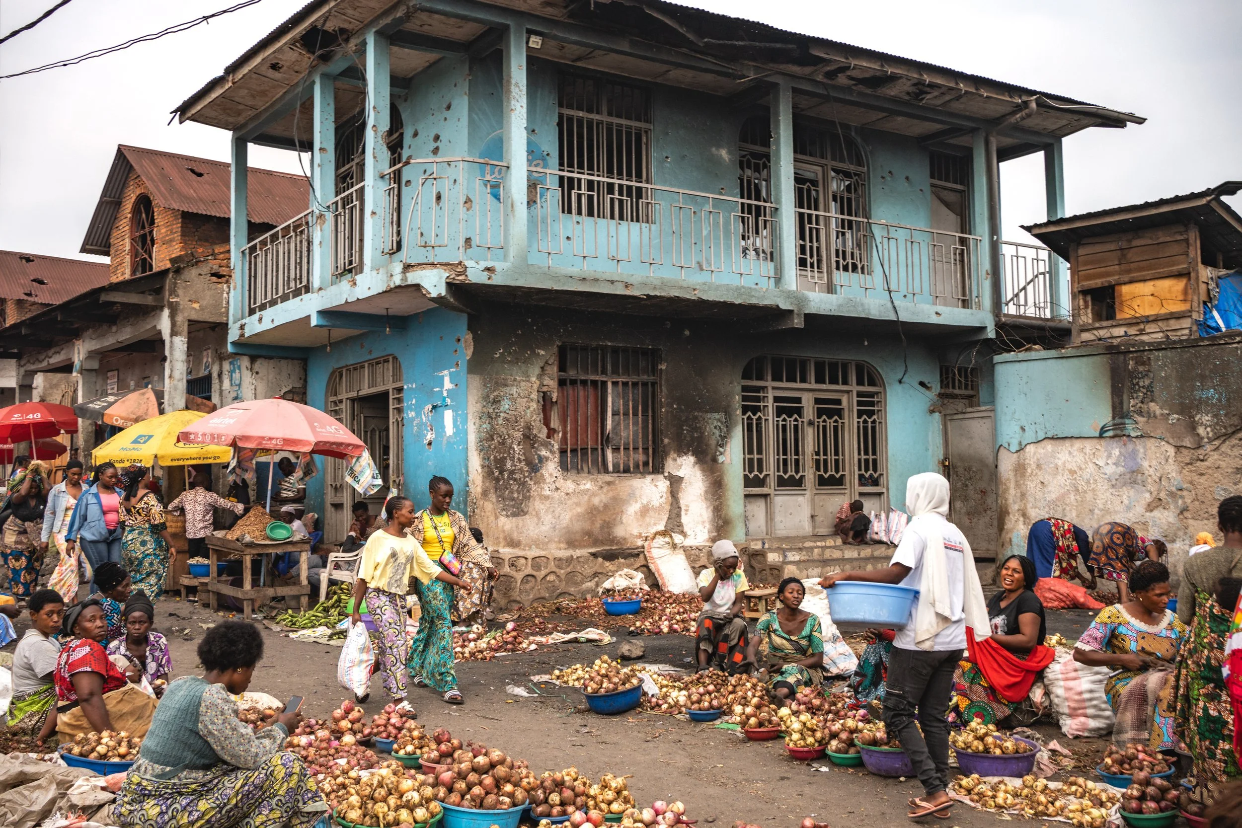 Along the Goma international airport, life is slowly resuming, even though the city was the scene of violent clashes. Its closure hindered the evacuation of the wounded and the delivery of humanitarian aid. Goma, February 7, 2025.