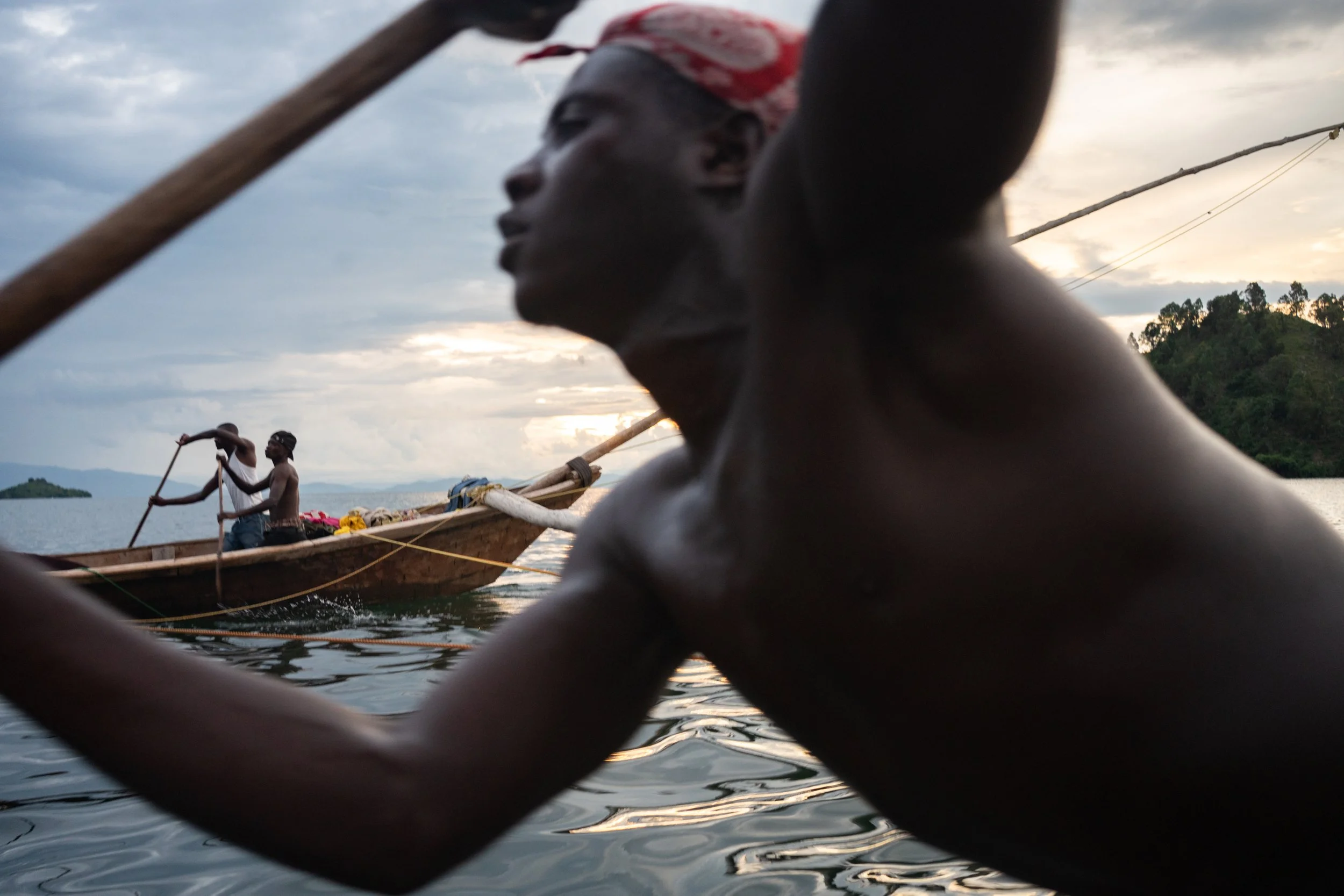 “It’s dark, so do your job and we’ll catch lots of fish. Don’t worry today—we’ll get a good haul. Keep going, because you need money and a beautiful wife. Don’t fret, life is too short.
Do your job and enjoy your money,” sings Froduard, 25, to muster