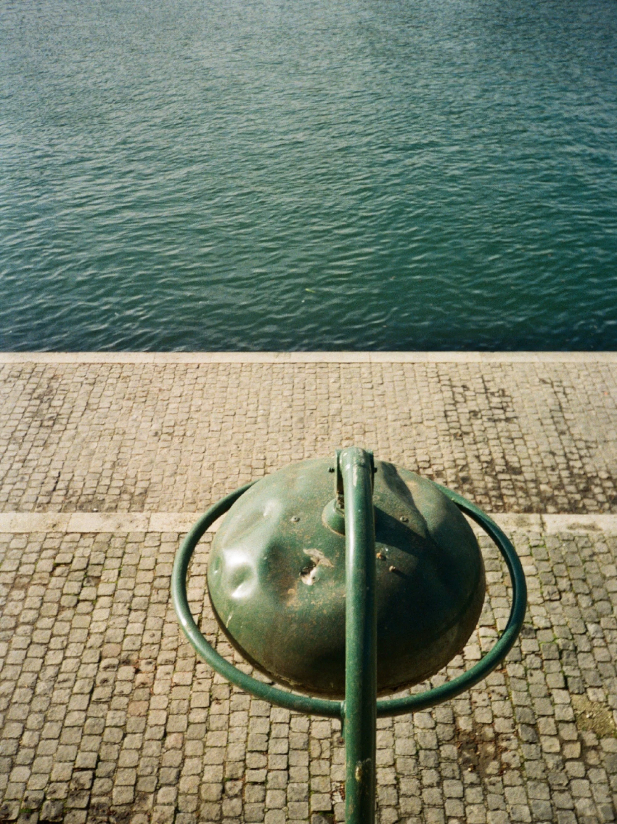 P003, La Seine, 2022, tirage argentique, édition de 4, 42 × 30 cm