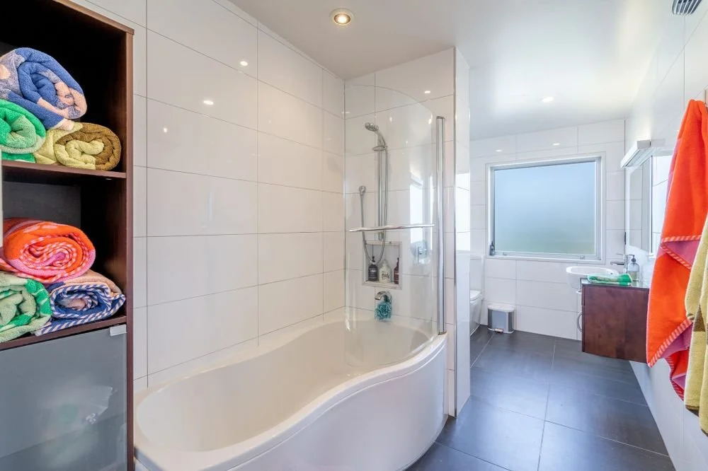 Bathroom 2.jpg