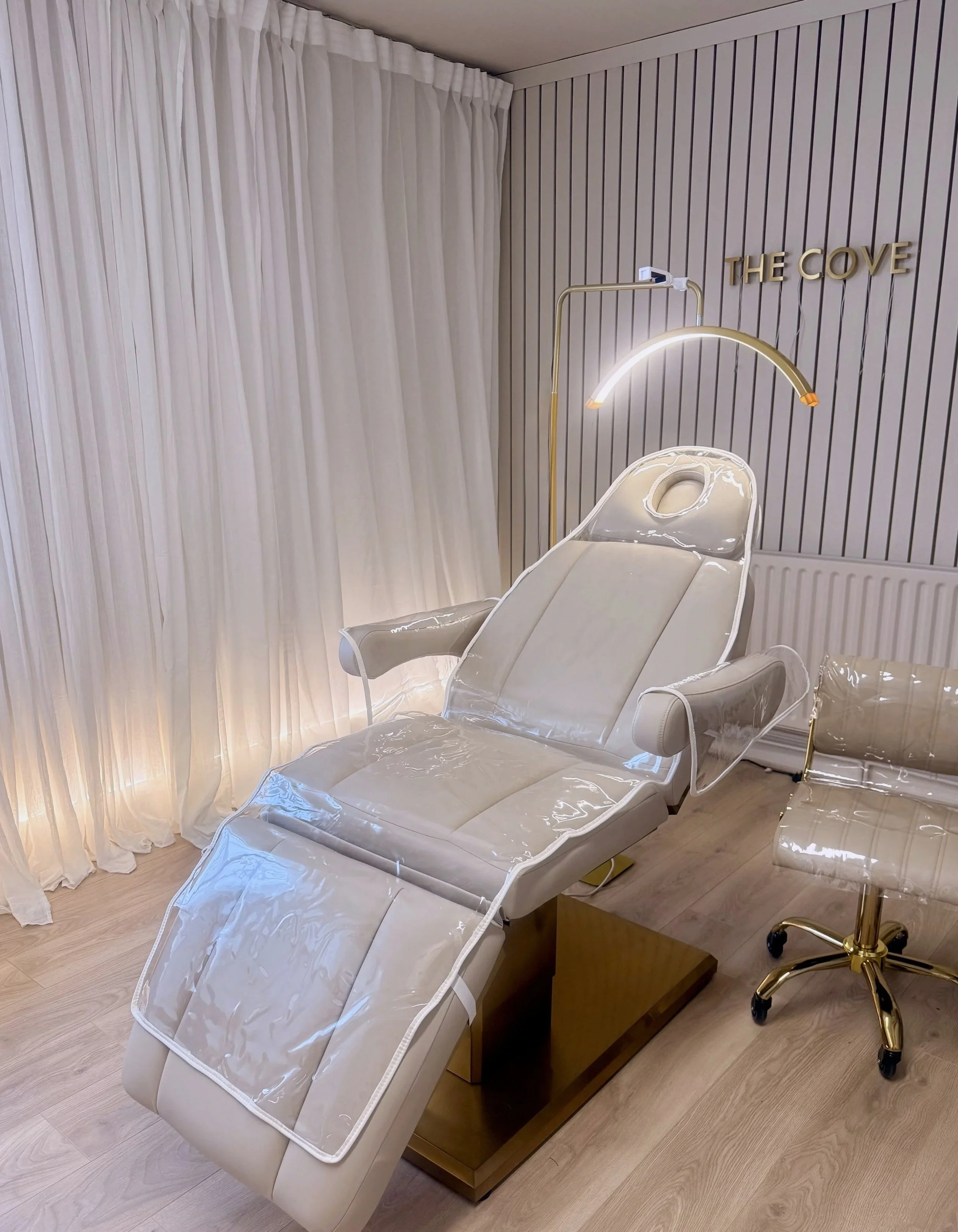 aesthetic beauty clinic room, luxury beauty salon , advanced skin treatments at the Cove