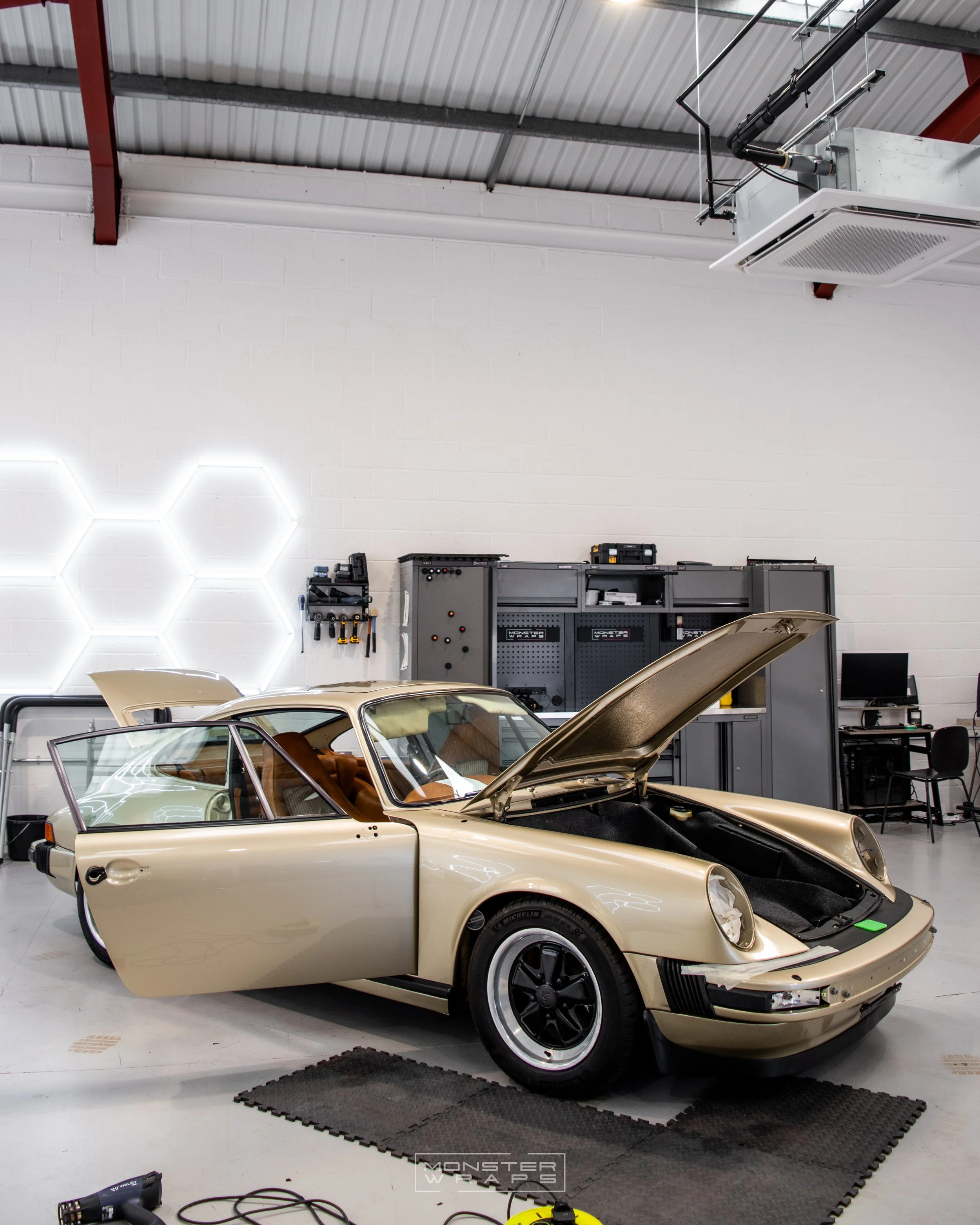 Porsche Carrera 1967 full-body gloss paint protection film