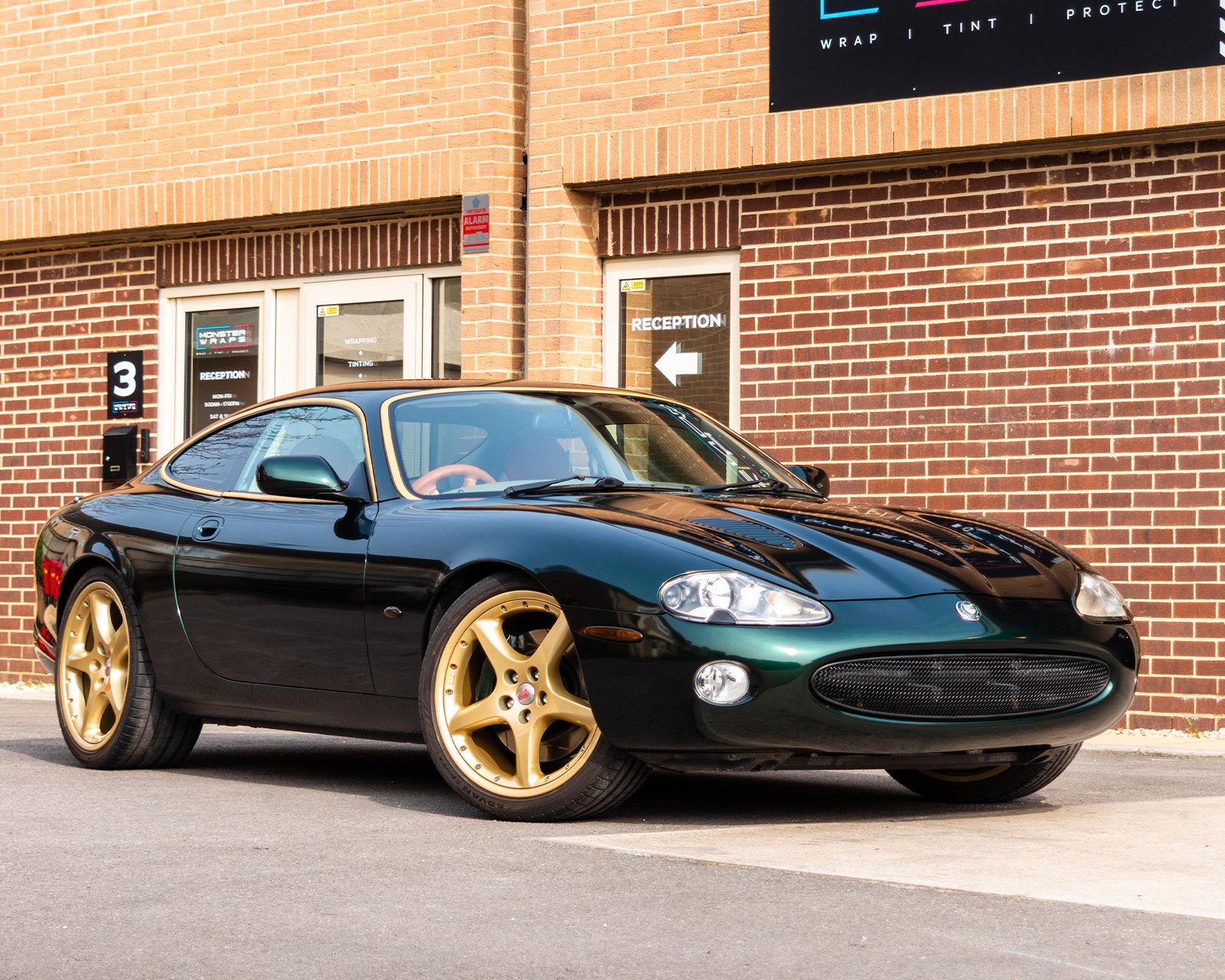 Jaguar XK8 - Metallic Racing Green [seo].jpg