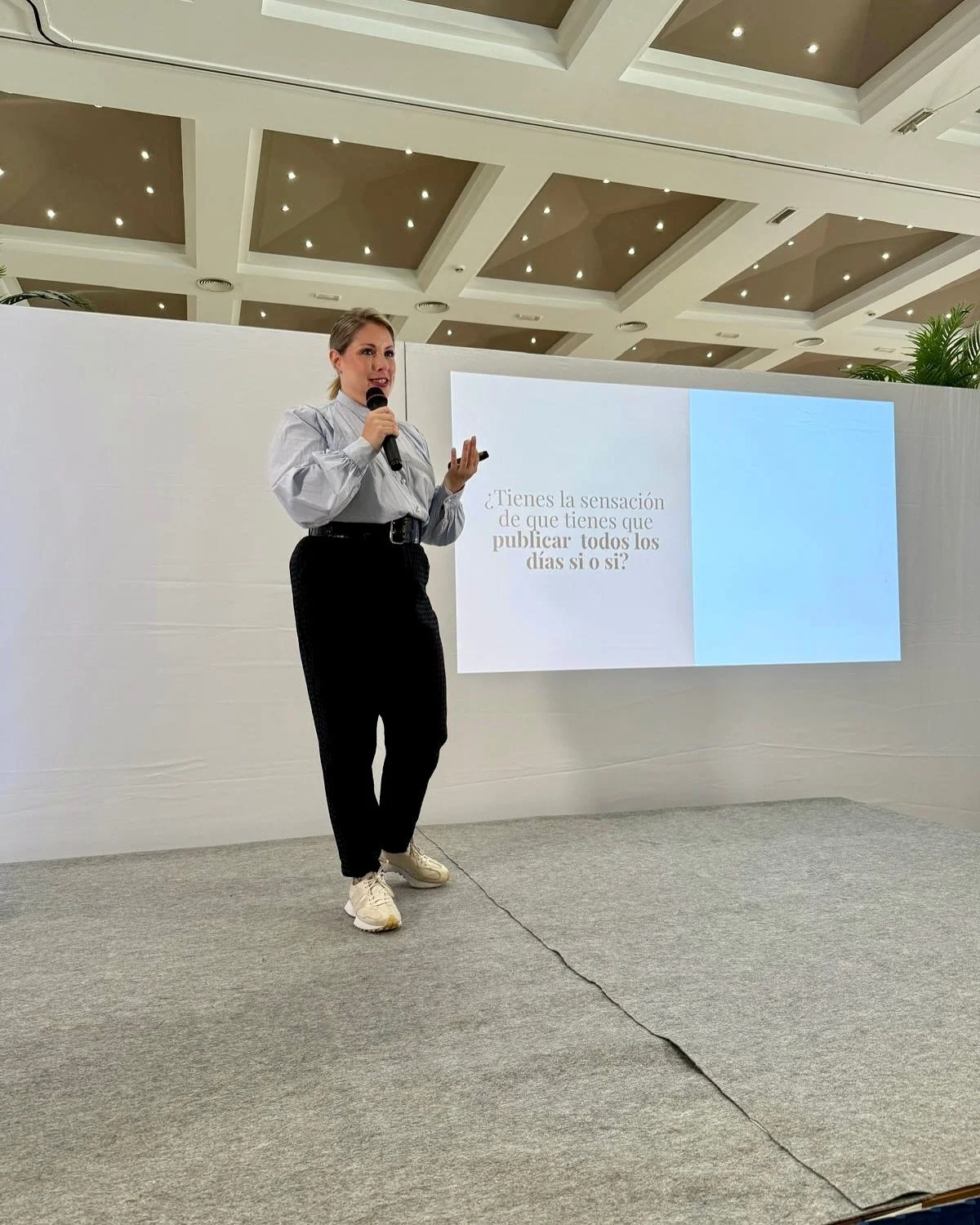 &Uacute;ltima ponencia en el tour @beautycontactspain 2024, esta vez en M&aacute;laga ❤️

Como siempre disfrutando junto con grandes compa&ntilde;eras del sector como @consuelo_silveira y compartiendo momentos con mi querida @ana.p.lostao y mi gran d