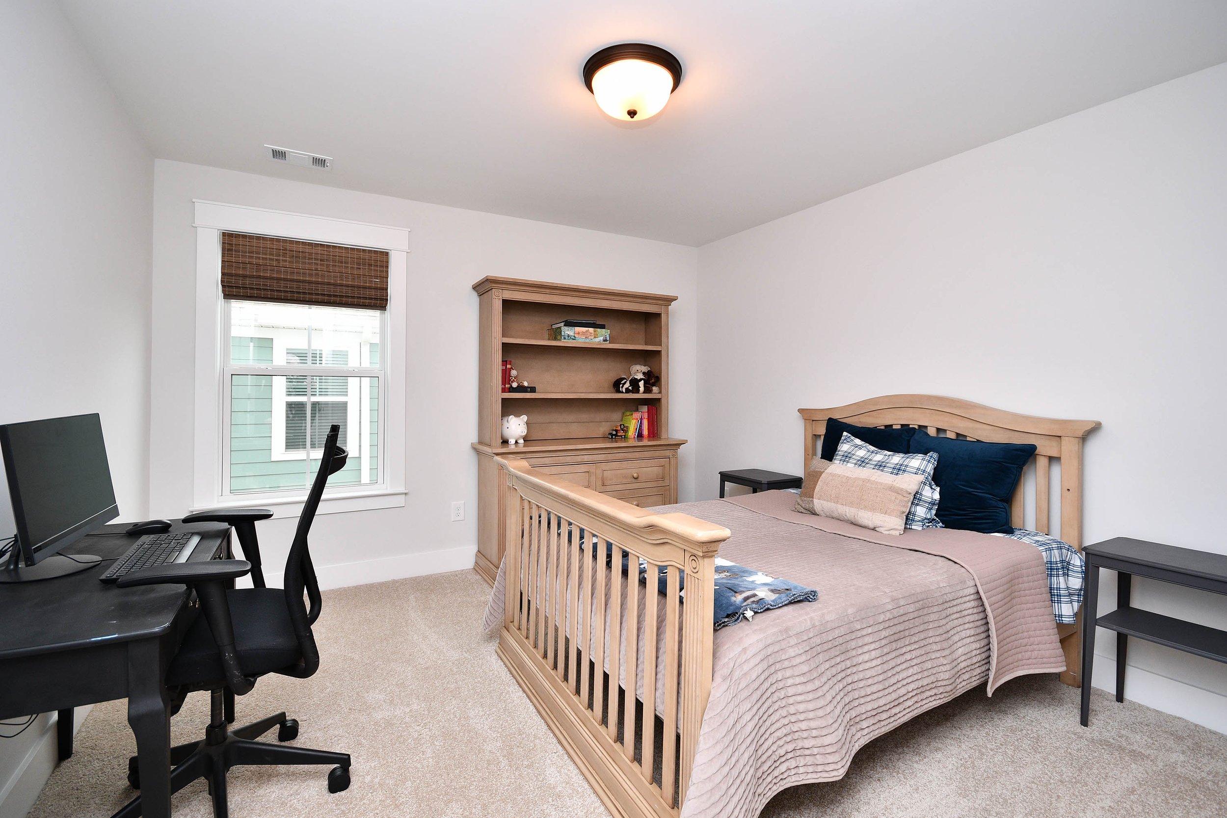 317 Encampment Blvd 3rd Bed.jpg