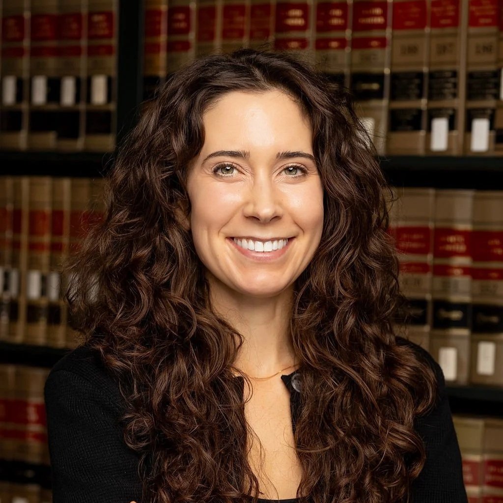 Julia Caproni, Senior Associate