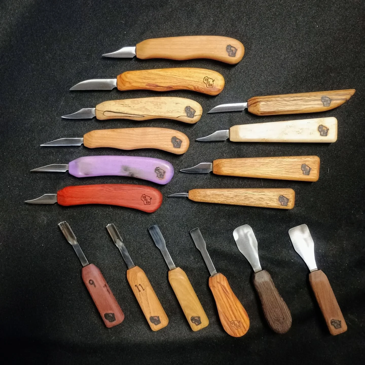 And we're back in action.  Starting the week out strong with this colorful batch 💪

#badgerstateblades #knifemaker #woodcarvingtools #woodcarving #handmade