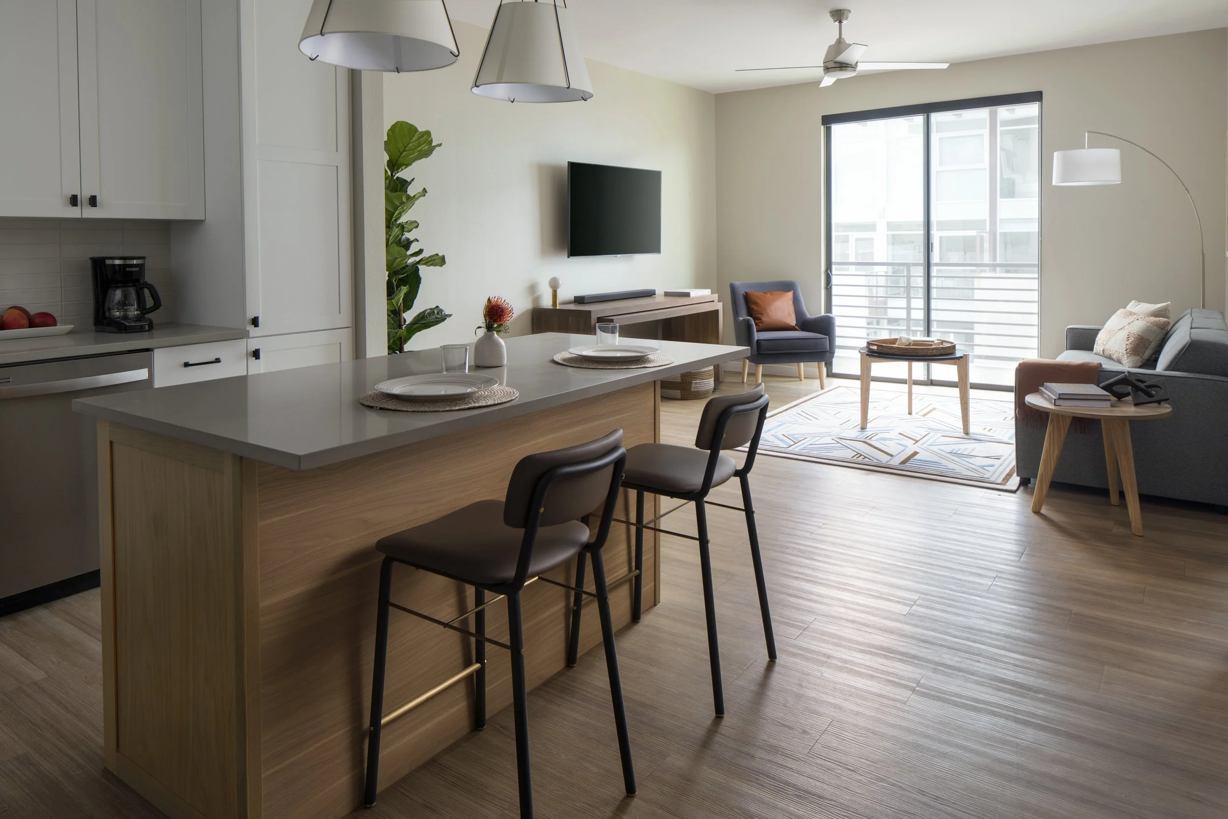 Sentral_Old Town_435_A11_Living Room_Boek_001.jpg