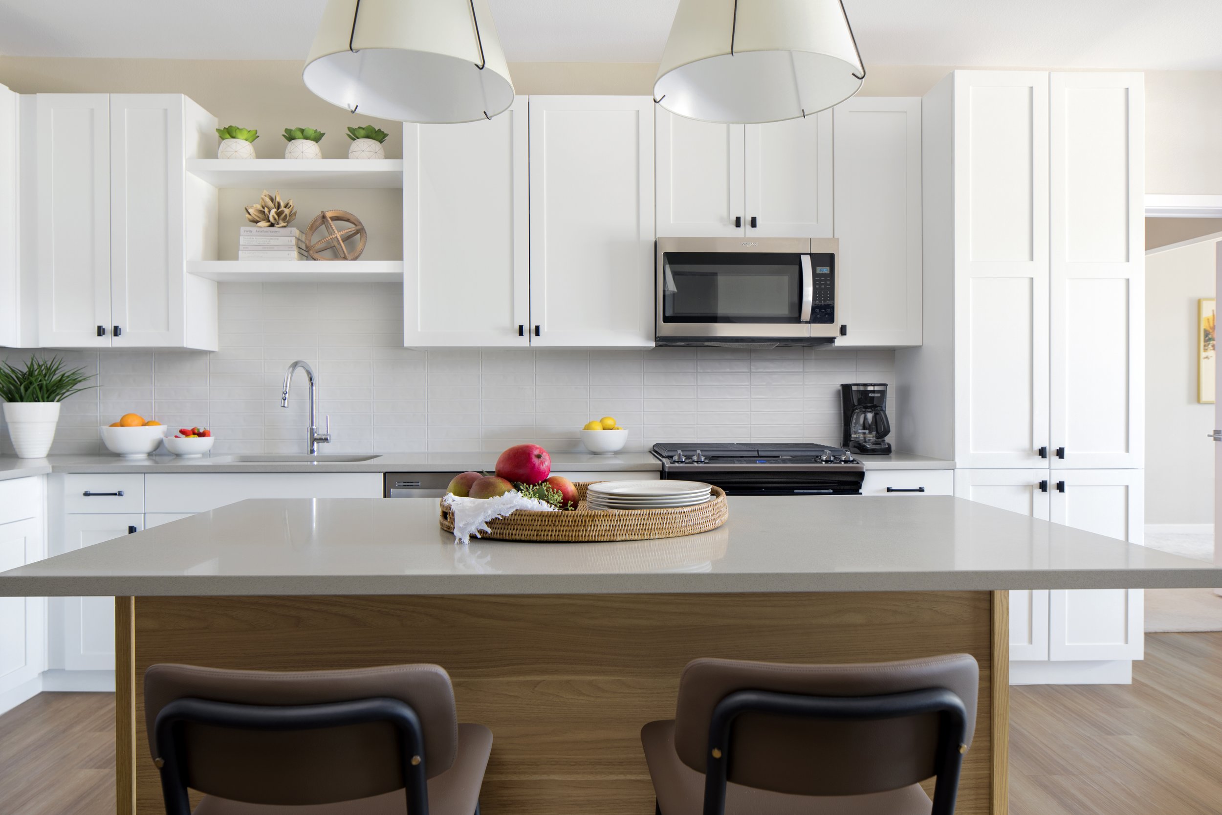 Sentral_Old Town_401_B9_2BR_Kitchen_Boek_001.jpg