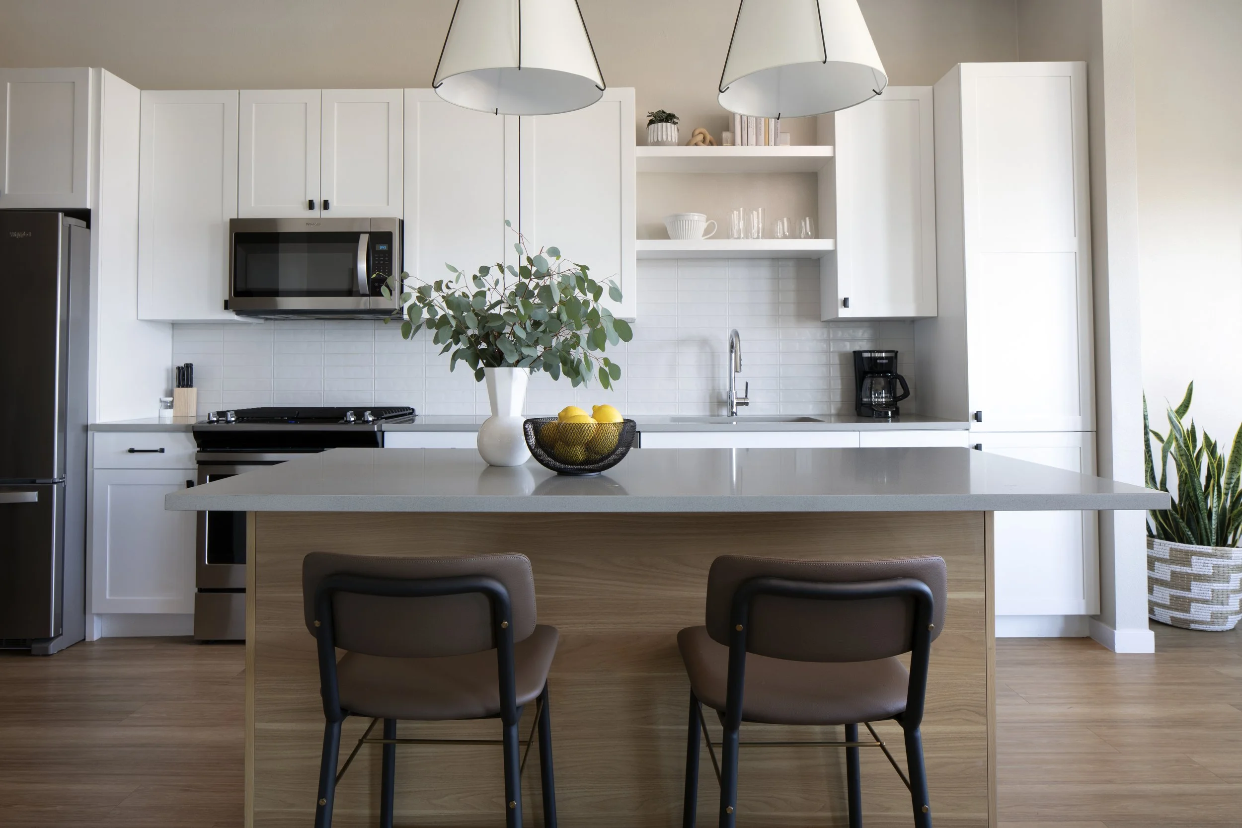 Sentral_Old Town_547_A15_Kitchen_Boek_001.jpg