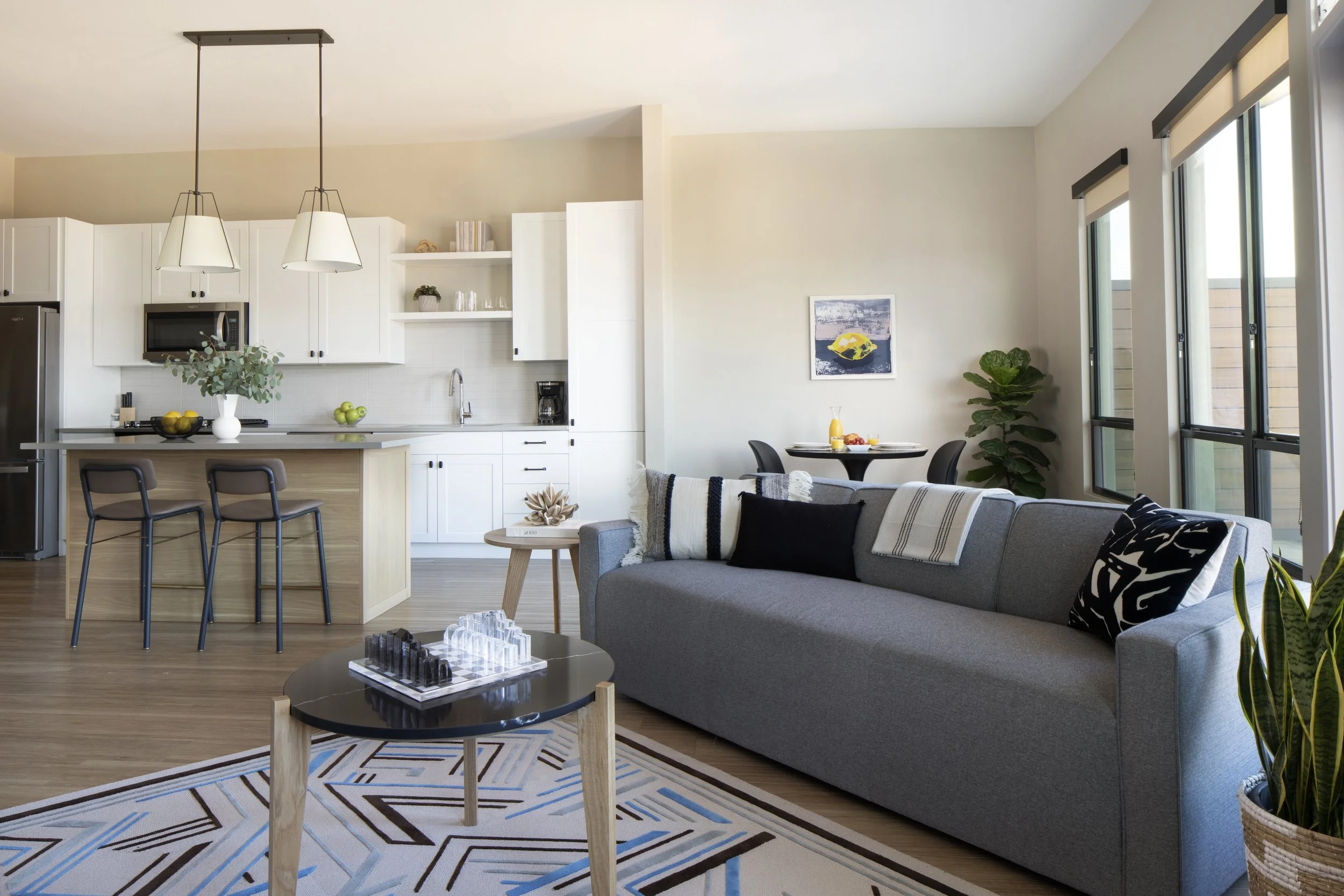 Sentral_Old Town_547_A15_Living Room_Boek_001.jpg