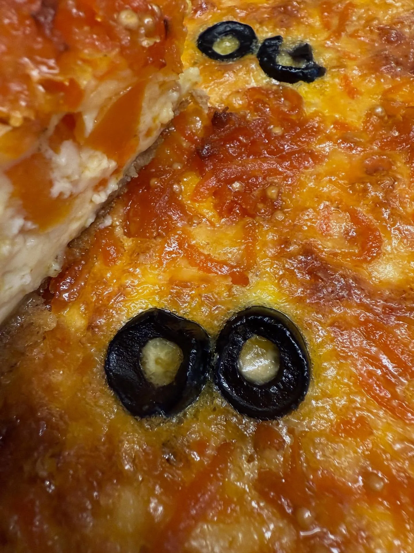 Spooky Special 👻 Roasted Squash, Caramelised Carrot &amp; Goats Cheese quiche&hellip; on the deli for spooky Saturday 🎃👻🎃👻 #boweandco #boroughbridge .
.
.
#quiche #halloween #saturday #shoplocal #northyorkshire #livingnorth #homemade #delicousfo