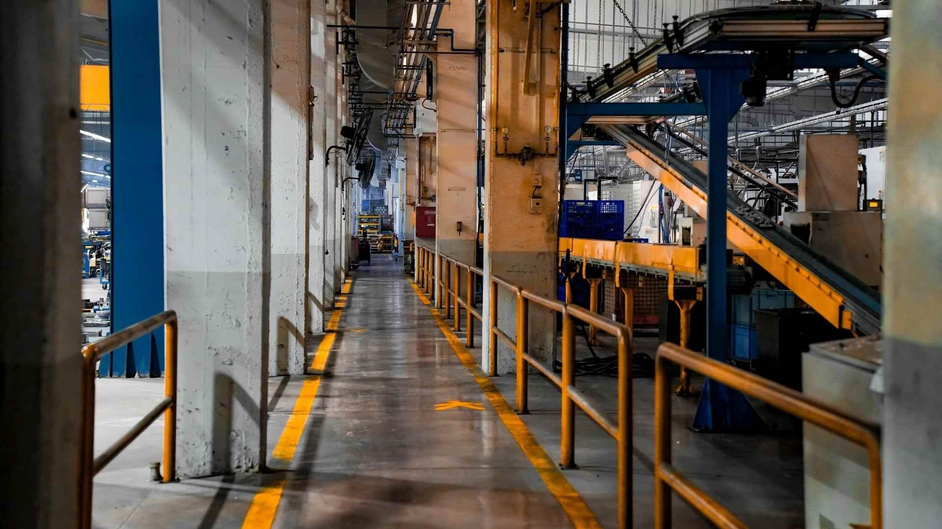 Combat Winter Heat Loss in Large Commercial Facilities