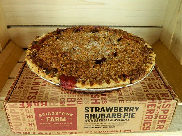 Strawberry Rhubarb with Oatmeal and Walnuts Pie