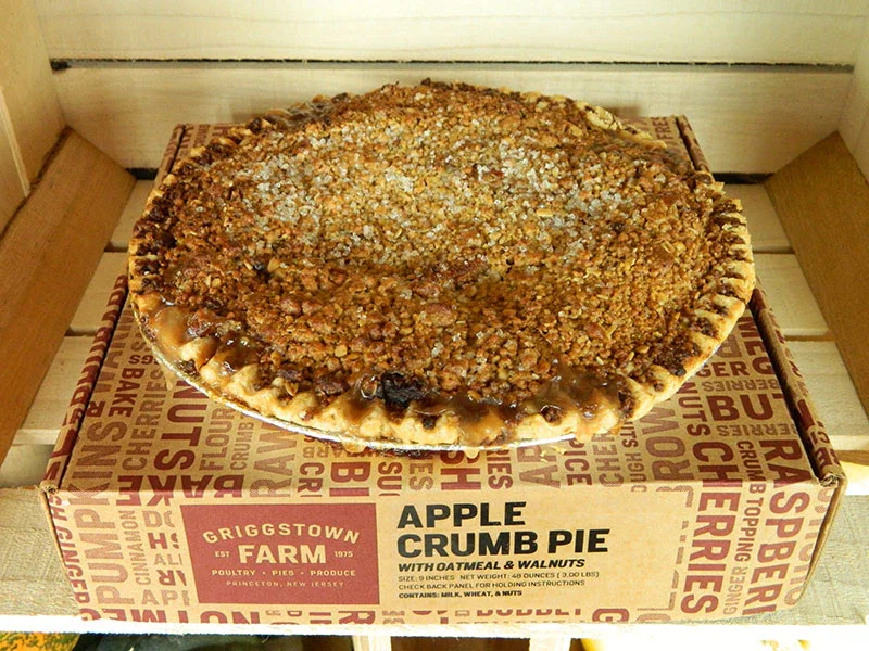 Apple Crumb with Oatmeal and Walnuts Pie