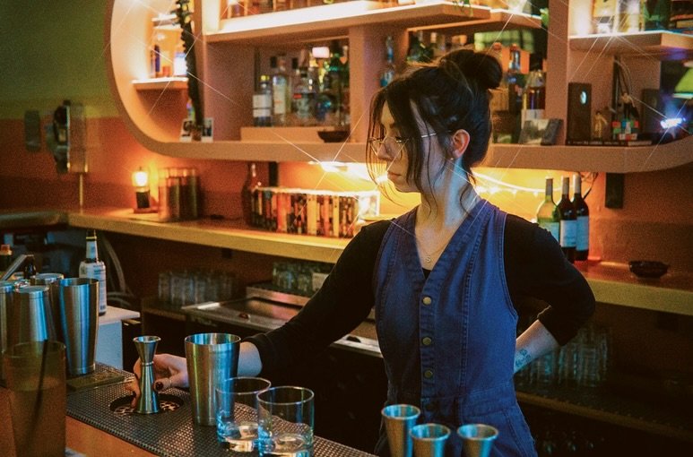 Food&rsquo;s hot, drinks are cold, and the vibes are just right 🍽️🍹🎱 Whether you&rsquo;re here to eat, sip, or shoot your shot at pool&mdash;Mean Jeens is the move. Come hang! 😎🔥

#MeanJeens #ChattEats #NoogaNights #GoodVibesOnly #EatDrinkPlay #