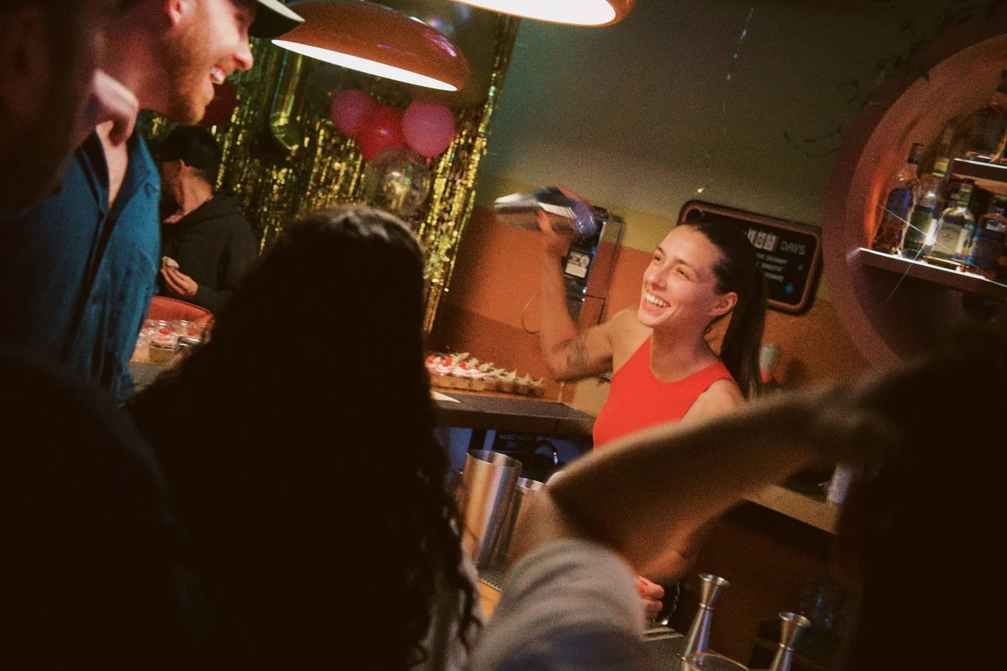 Saturday’s here and the good times are waiting 🍻
Happy hour runs 12–7, the drinks are cold, and the patio’s calling your name. Bring the crew, grab a bite, and make a night of it at Mean Jeens ✨
#MeanJeens #ChattanoogaBars #Chatta