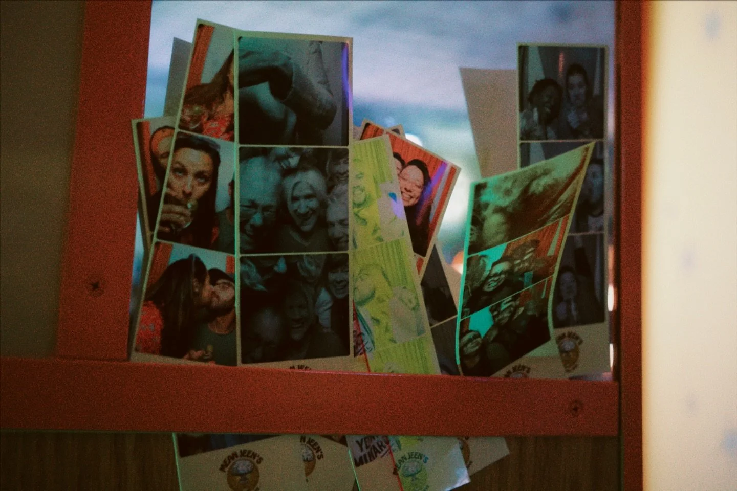 Monday mood: clock out, pull up, and ease into the week the right way.
Drinks are flowing, vibes are easy, and the bar&rsquo;s warm + cozy all night. 🍻✨
See you soon!

#MeanJeens #ChattanoogaEats #ChattanoogaBars ChattNightlife NoogaNights MondayVib