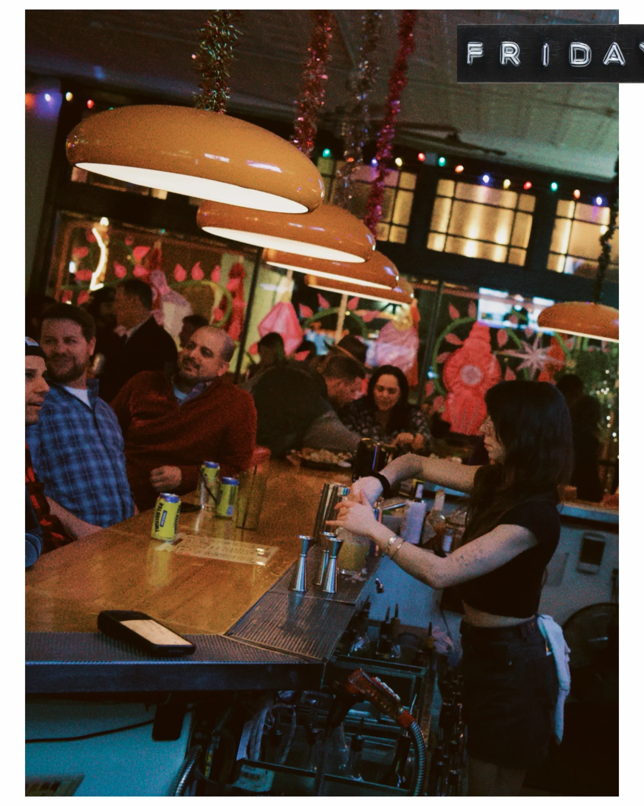 Mean Jeen&rsquo;s is the spot tonight. Grab your friends, come hang out, and make a night of it.🔥🍔🍻‼️ 

See you at the bar!

#MeanJeens #TGIF #ChattanoogaBars #ChattanoogaNightlife #NoogaNights